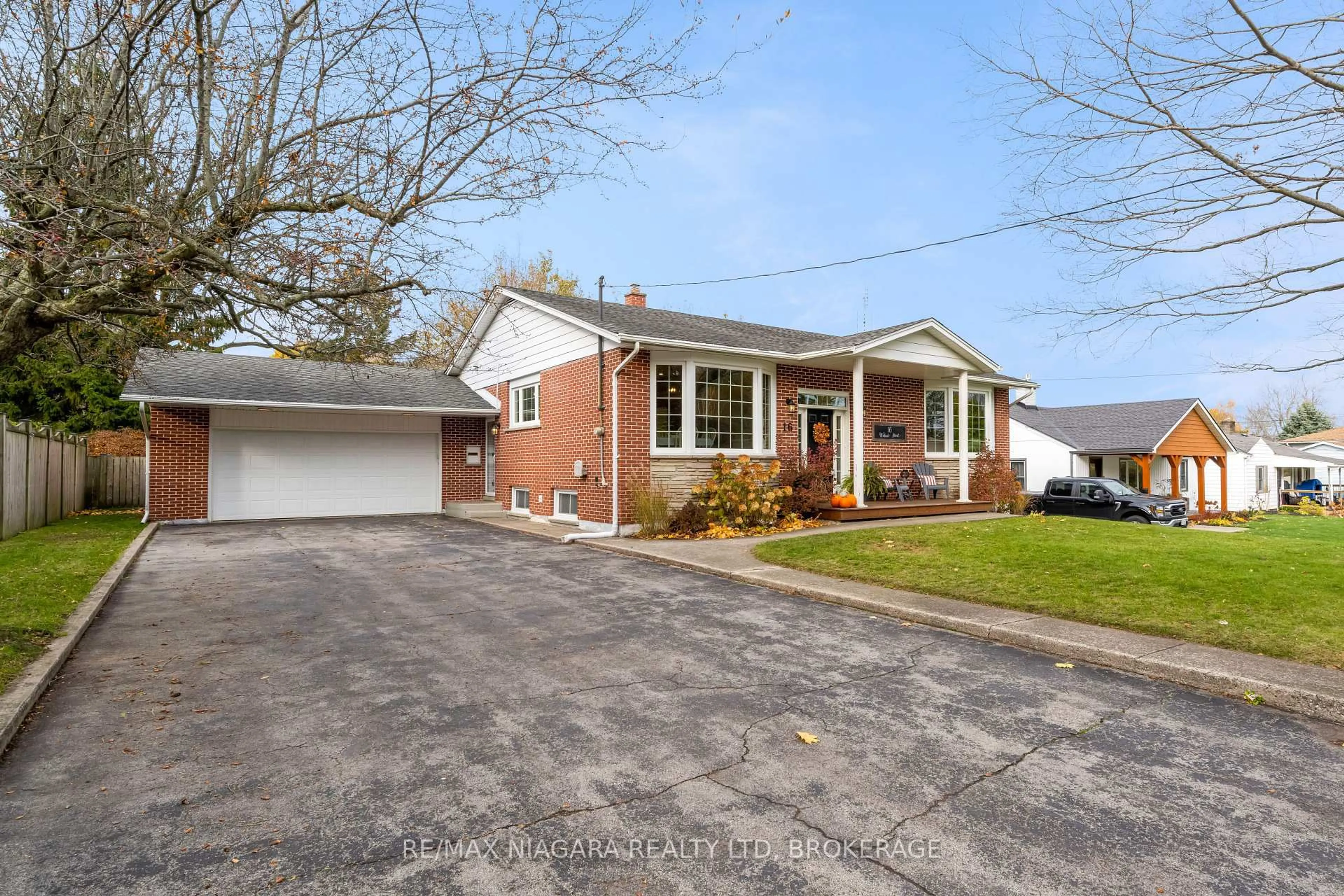 Home with brick exterior material, street for 16 Walnut St, Port Colborne Ontario L3K 2T6