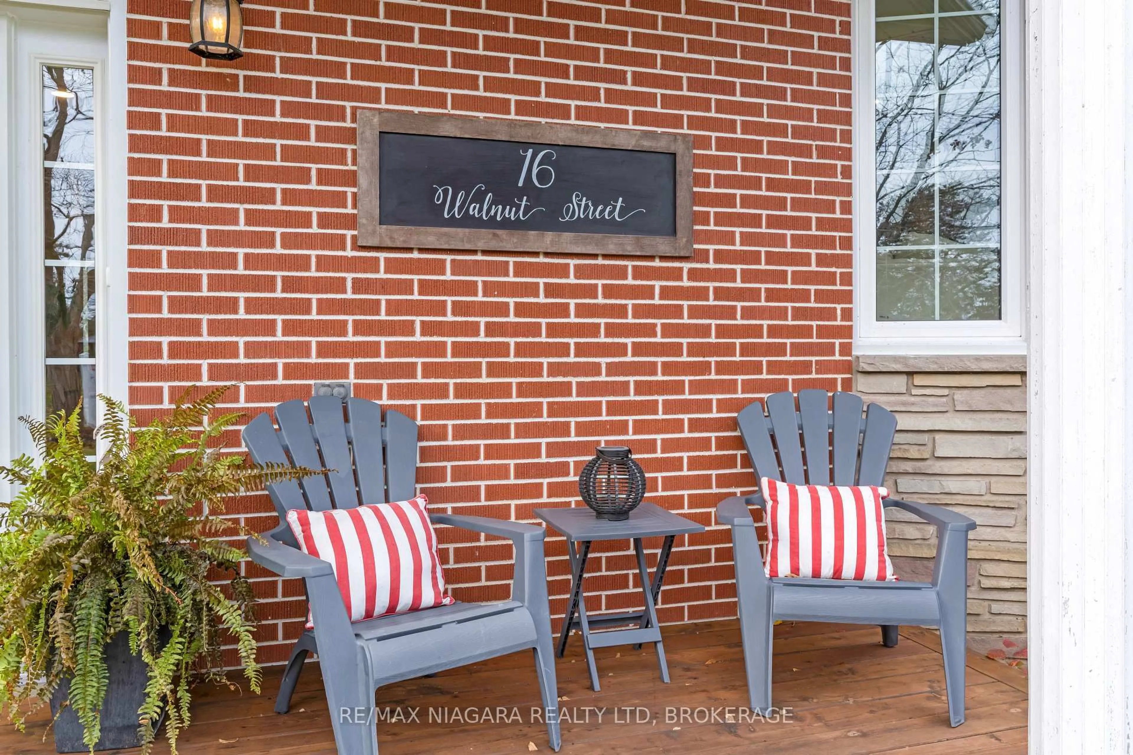 Home with brick exterior material, street for 16 Walnut St, Port Colborne Ontario L3K 2T6