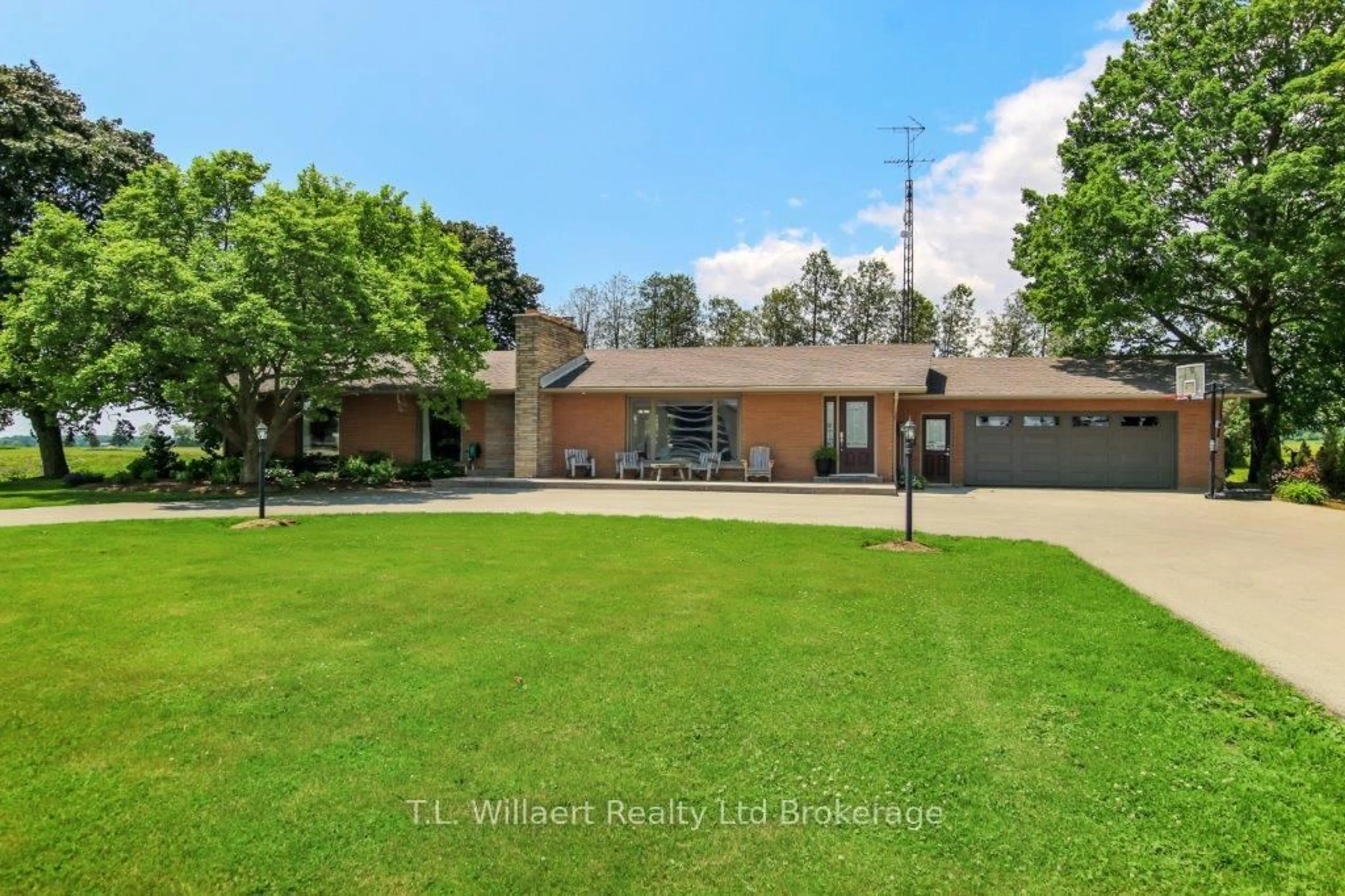 A pic from outside/outdoor area/front of a property/back of a property/a pic from drone, water/lake/river/ocean view for 292321 Culloden Line, South-West Oxford Ontario N0L 1C0