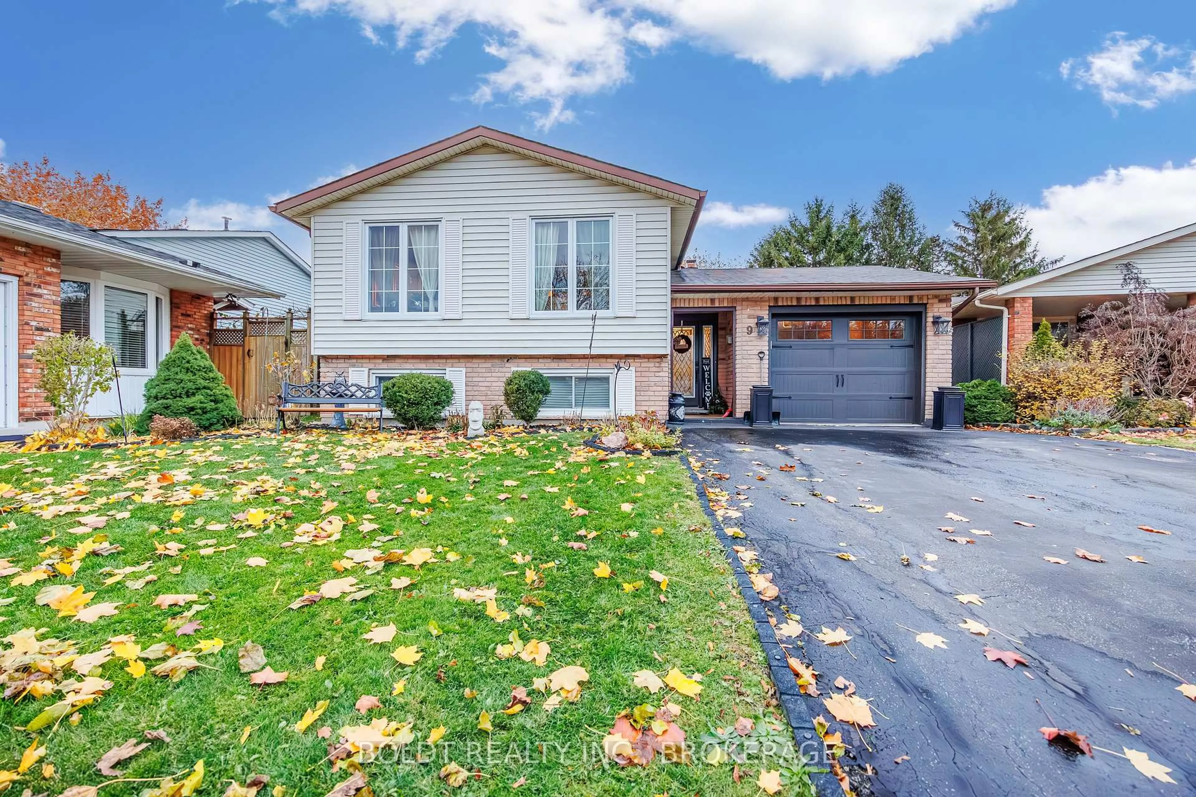 Home with brick exterior material, street for 9 Brittany Crt, St. Catharines Ontario L2S 3C3