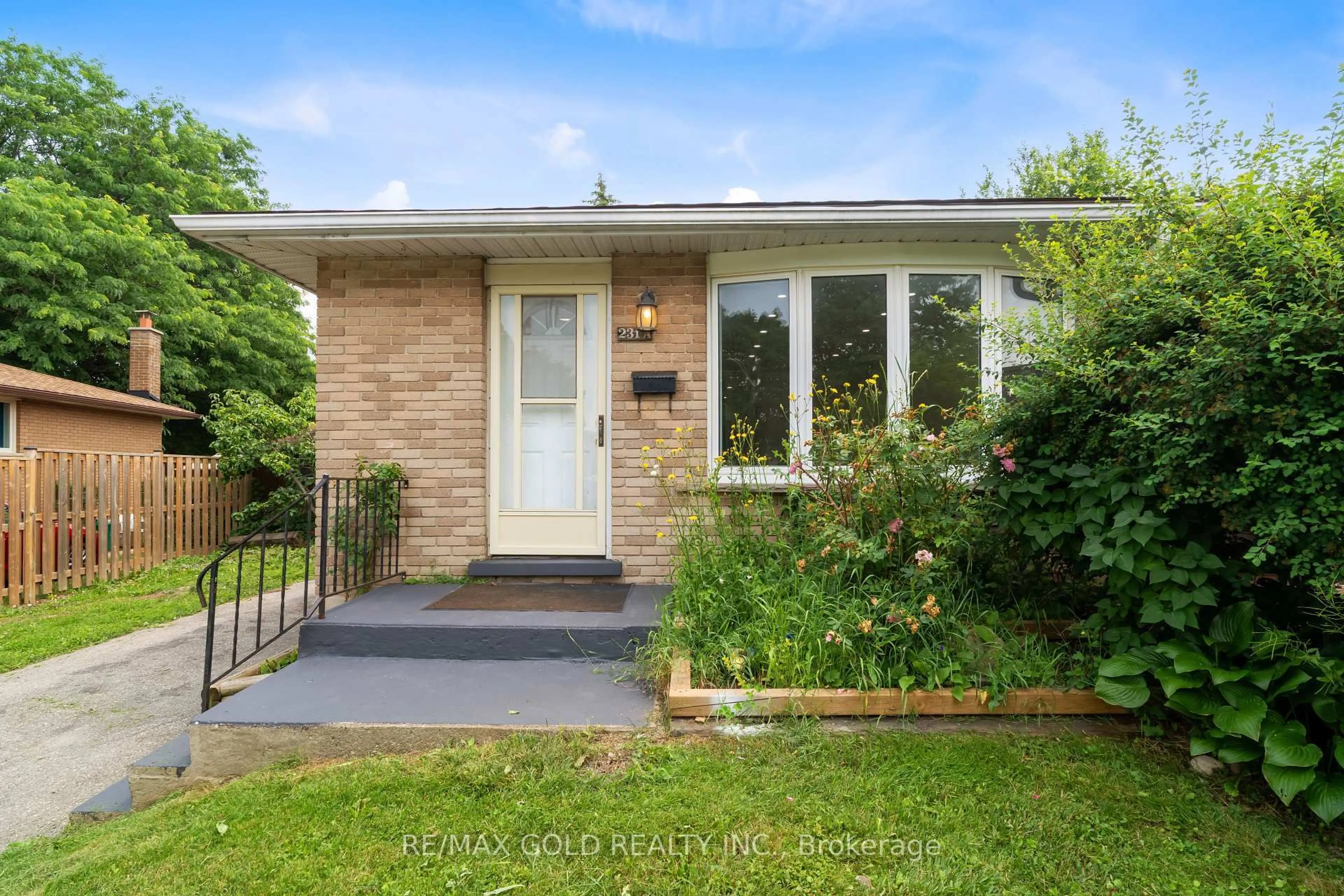 Home with brick exterior material, street for 231 Cedarbrae Ave, Waterloo Ontario N2L 4S6