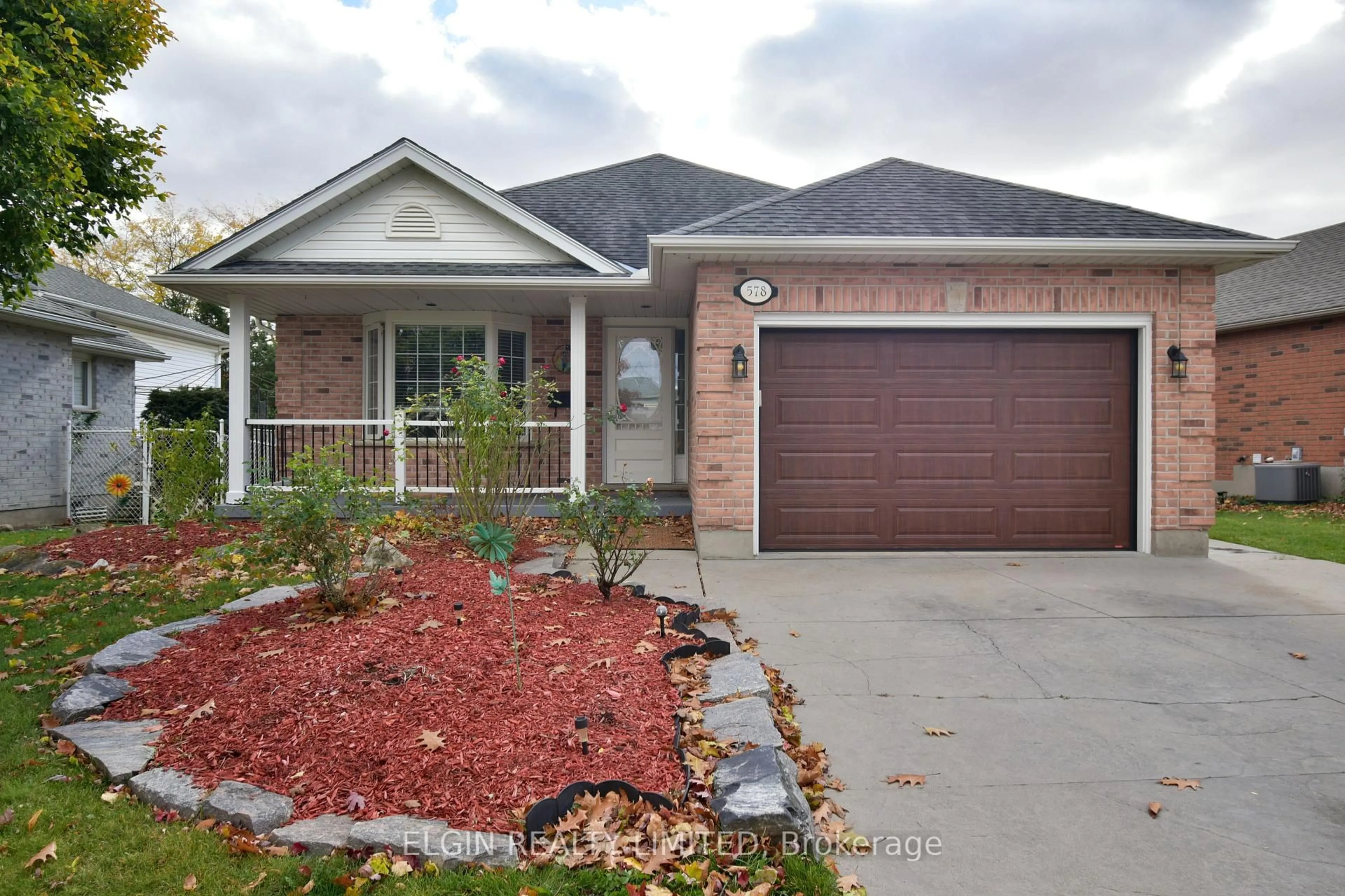 Home with brick exterior material, street for 578 Wellington St, St. Thomas Ontario N5R 6E1