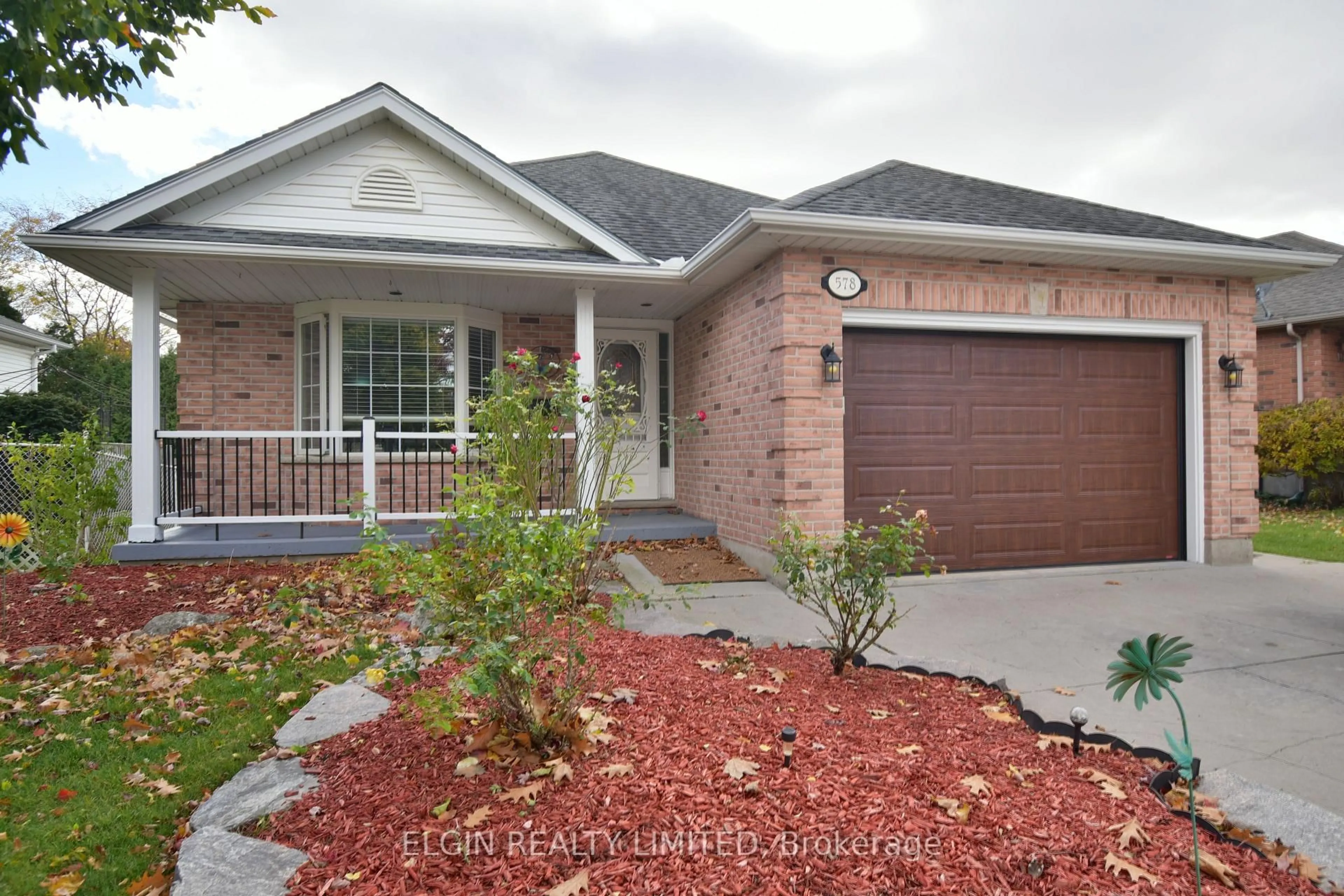 Home with brick exterior material, street for 578 Wellington St, St. Thomas Ontario N5R 6E1