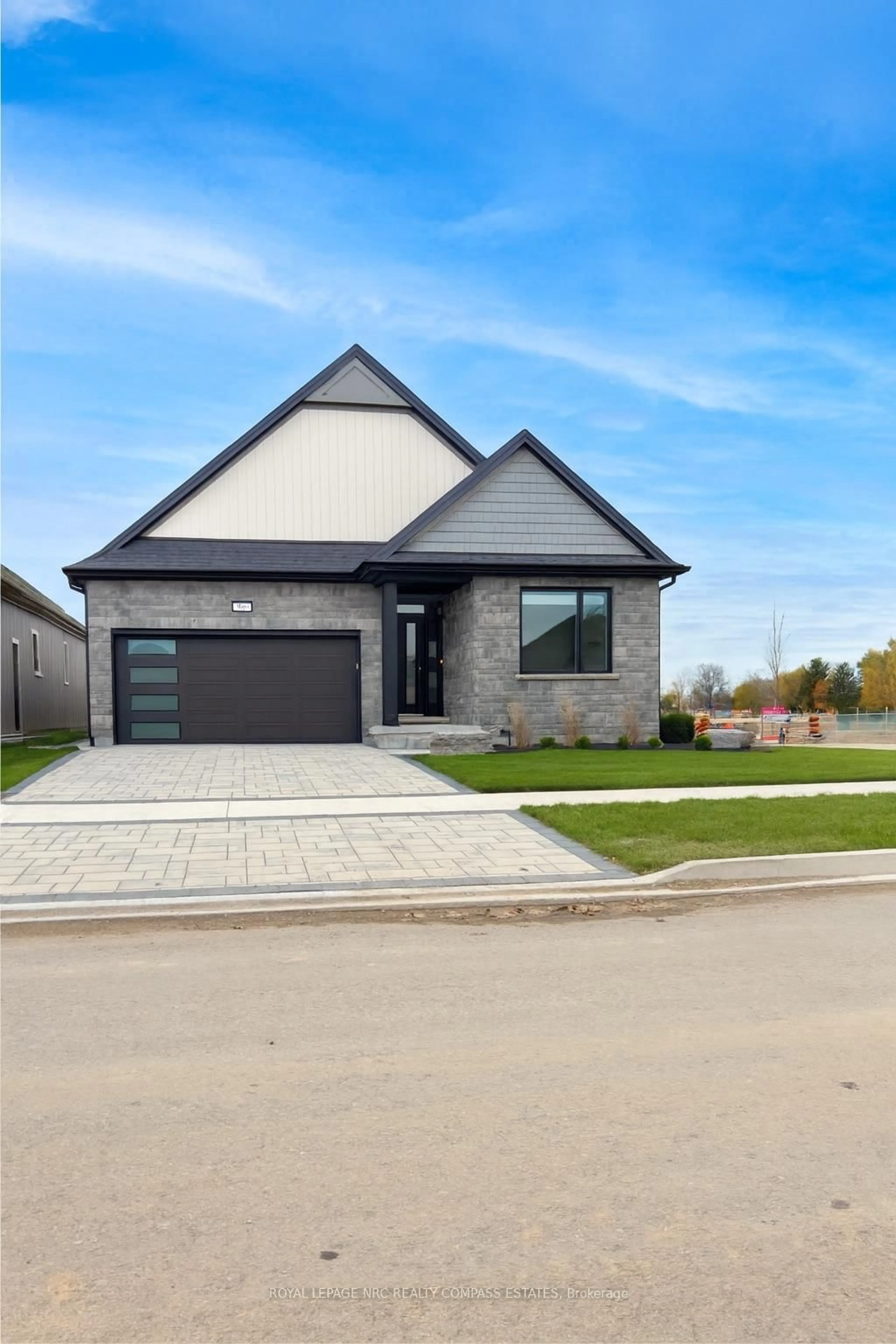 Home with brick exterior material, street for 85 HOMESTEAD Dr, Niagara-on-the-Lake Ontario L0S 1T0