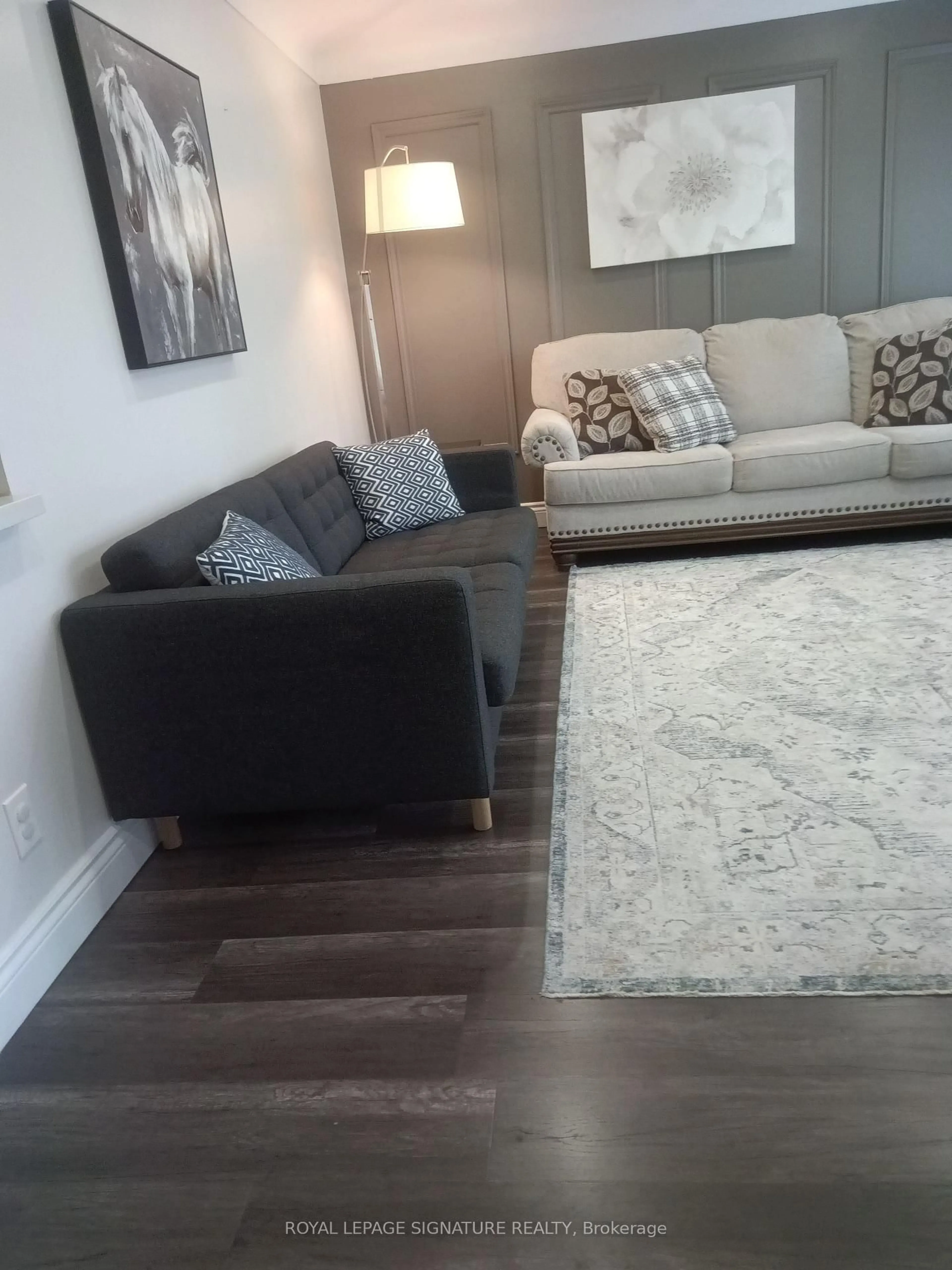 Living room with furniture, unknown for 98 Jacobson Ave, St. Catharines Ontario L2T 3A3