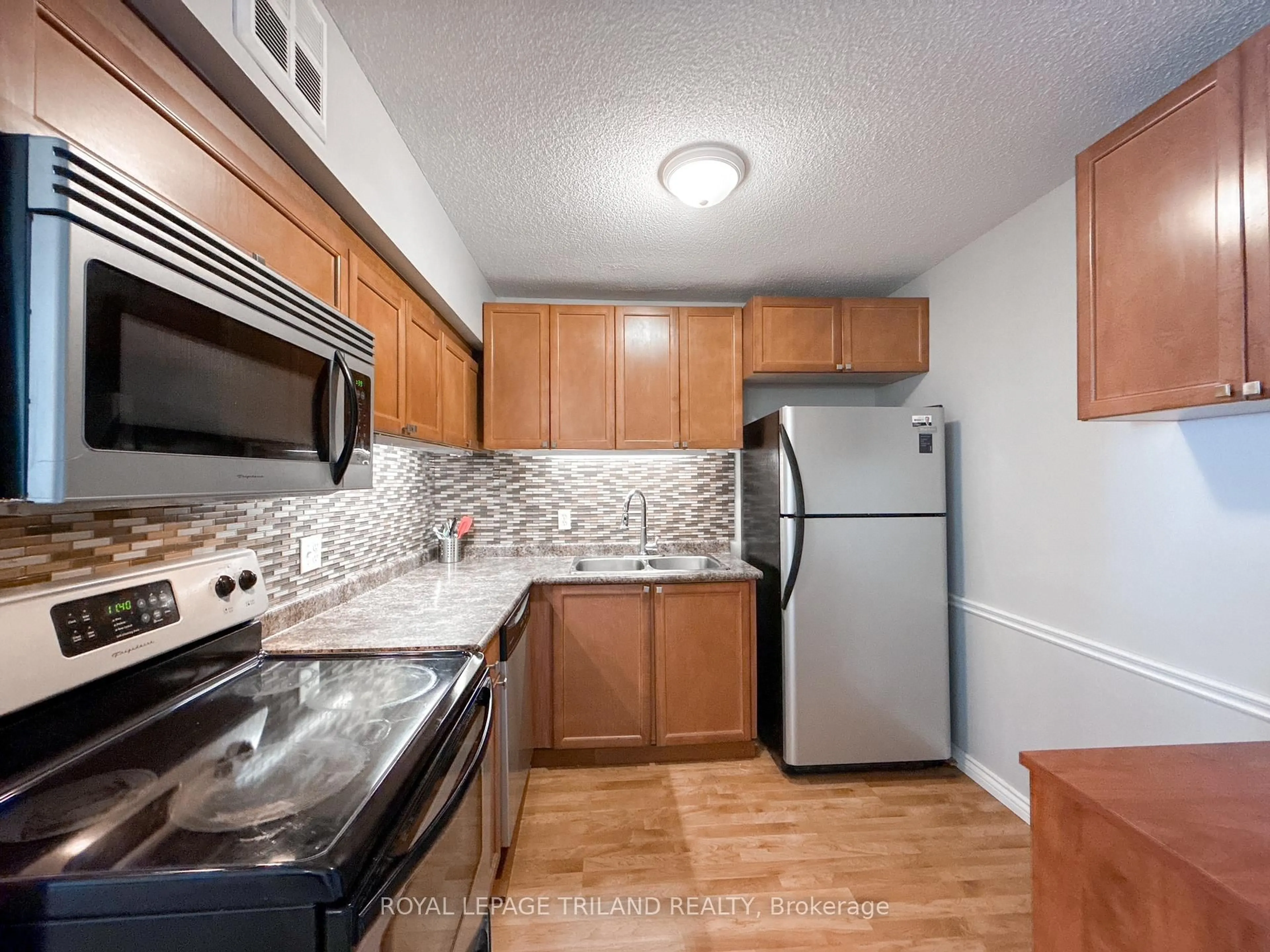 Standard kitchen, unknown for 5 Jacksway Cres #110, London North Ontario N5X 3T6