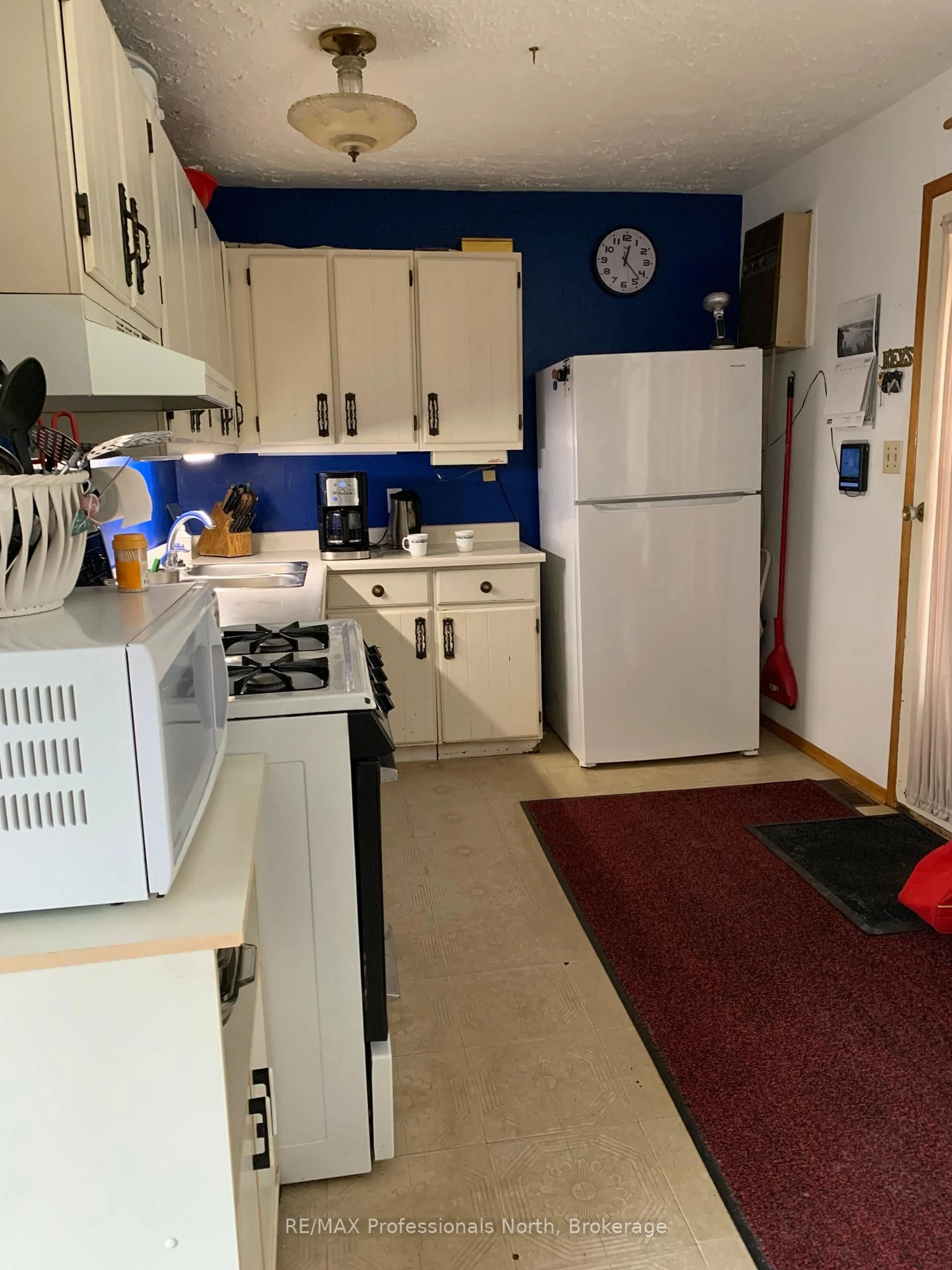 Standard kitchen, unknown for 1688 Ursa Rd, Highlands East Ontario K0M 1R0