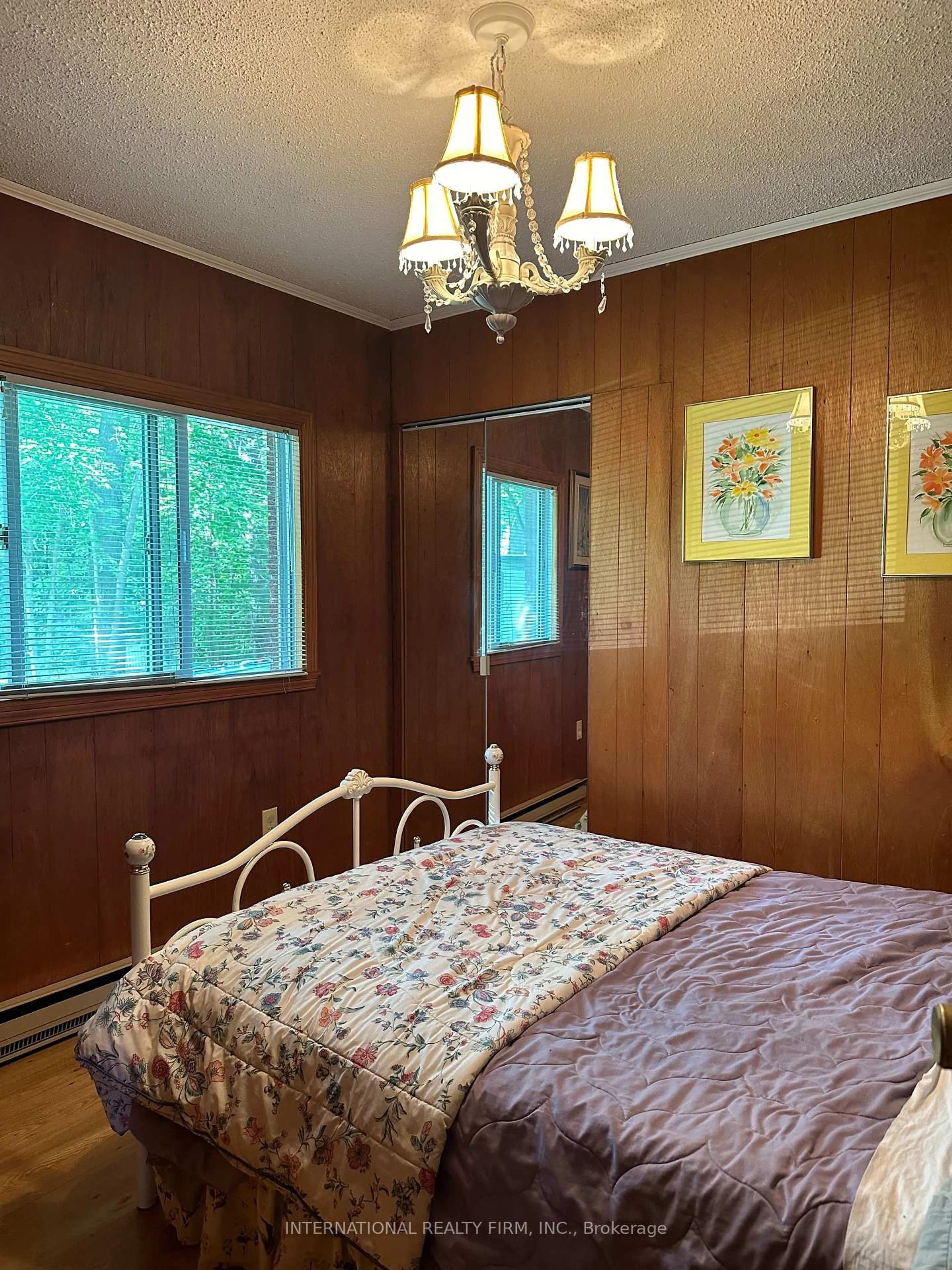 Bedroom with bed, unknown for 98 Mcleish Dr, Kawartha Lakes Ontario L0K 1W0