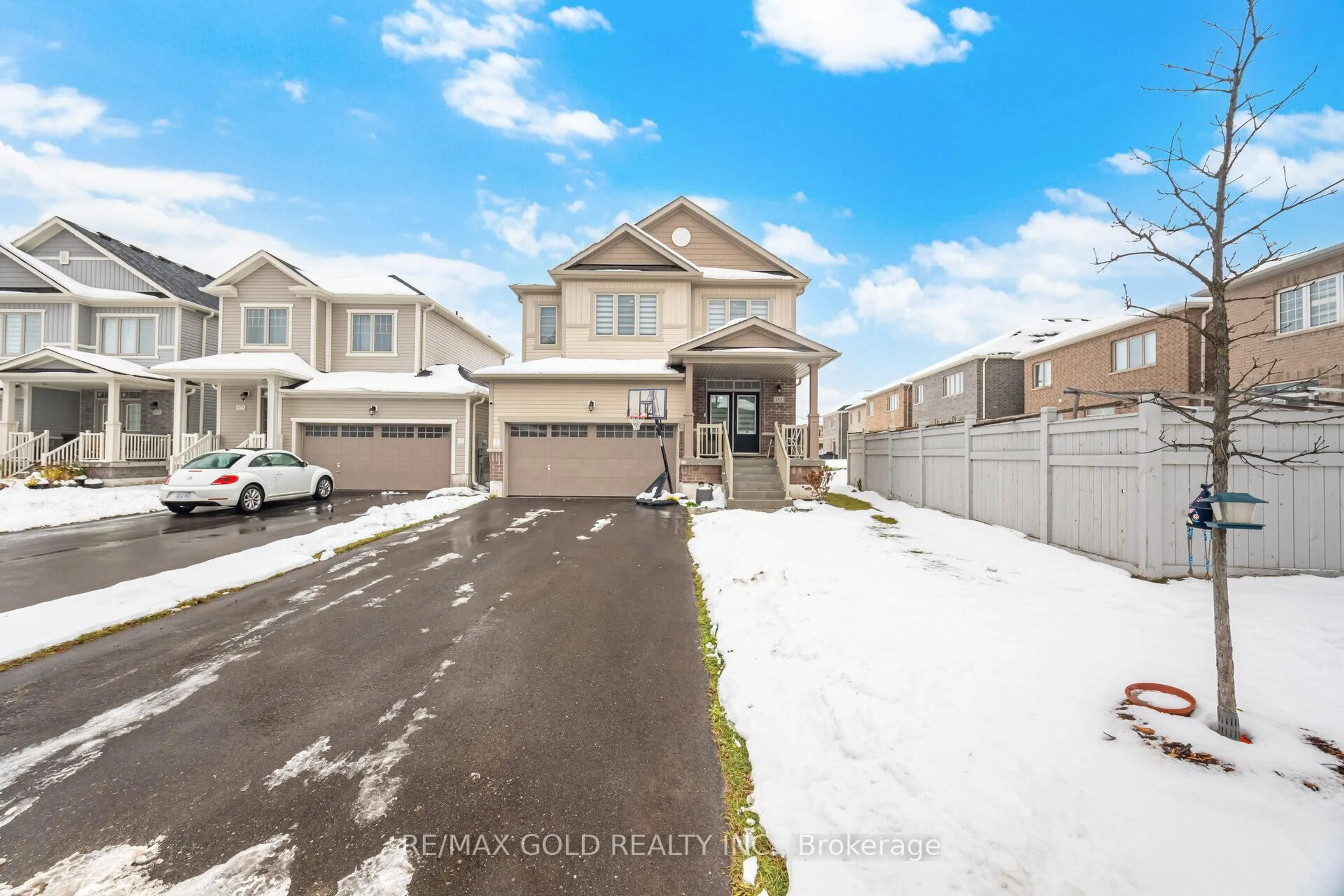 A pic from outside/outdoor area/front of a property/back of a property/a pic from drone, street for 483 Black Cheery Cres, Shelburne Ontario L9T 0X4