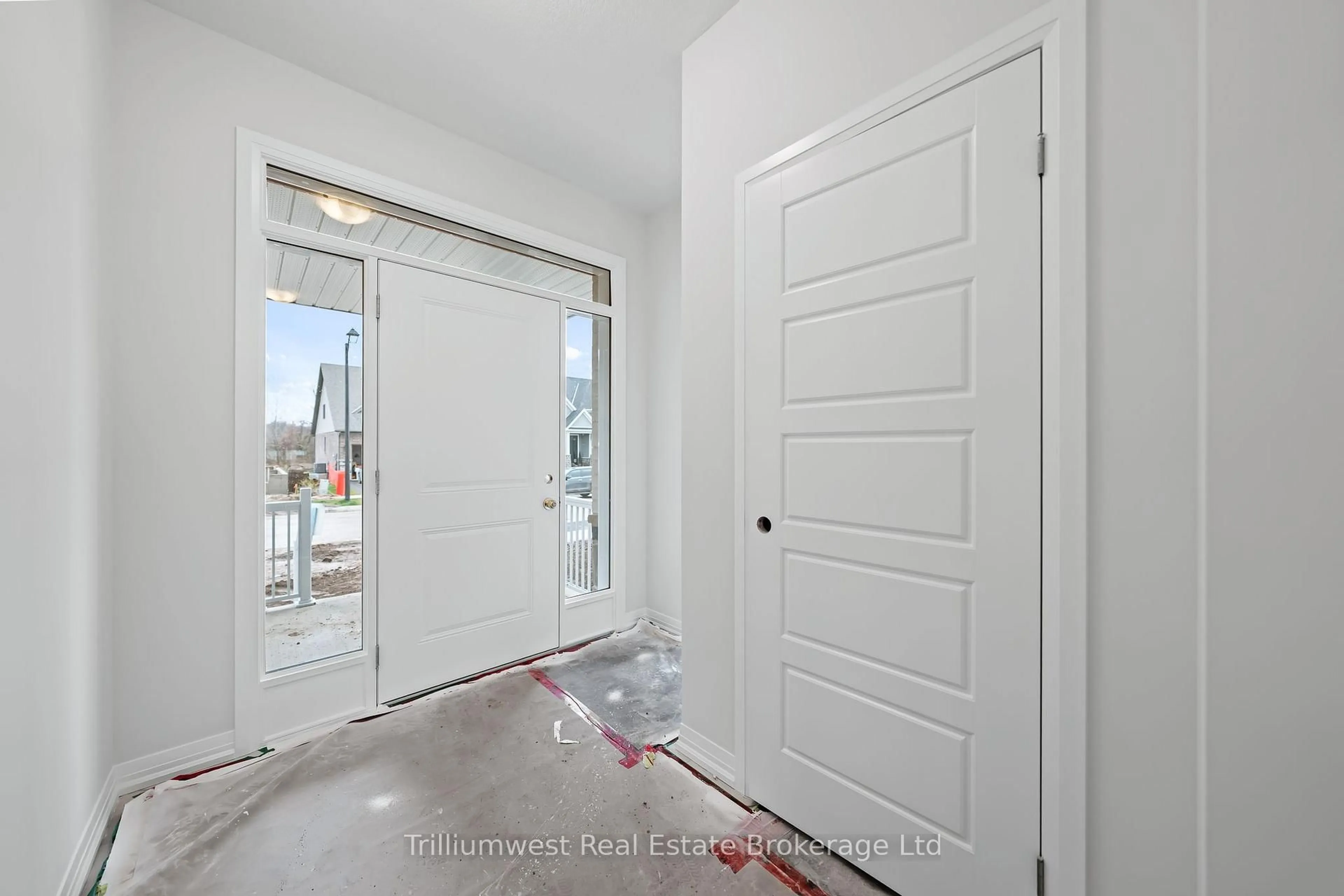 Indoor entryway for 62 Imrie Rd, Centre Wellington Ontario N0B 2S0