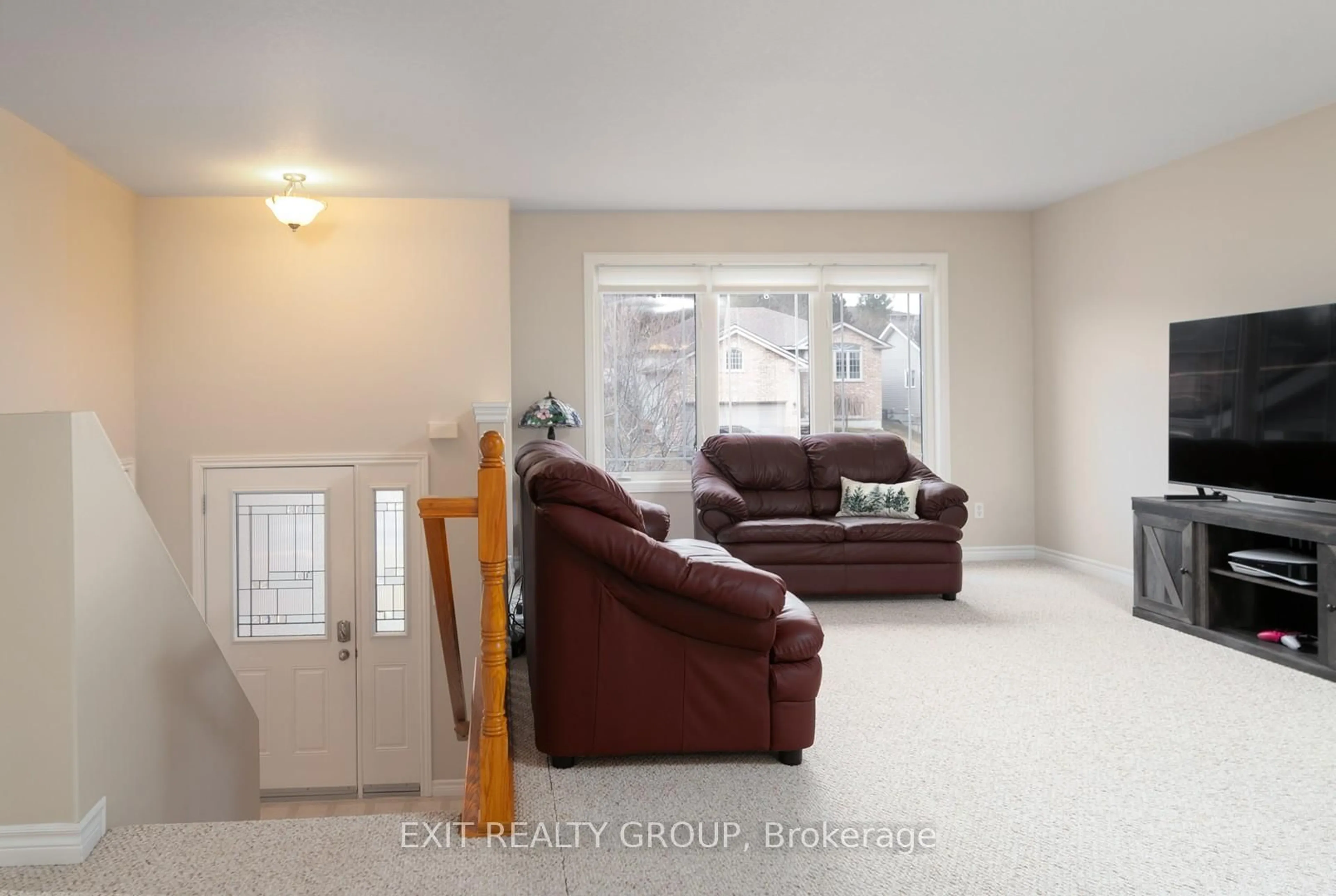 Living room with furniture, unknown for 28 Kyle Crt, Hastings Ontario K0K 2C0