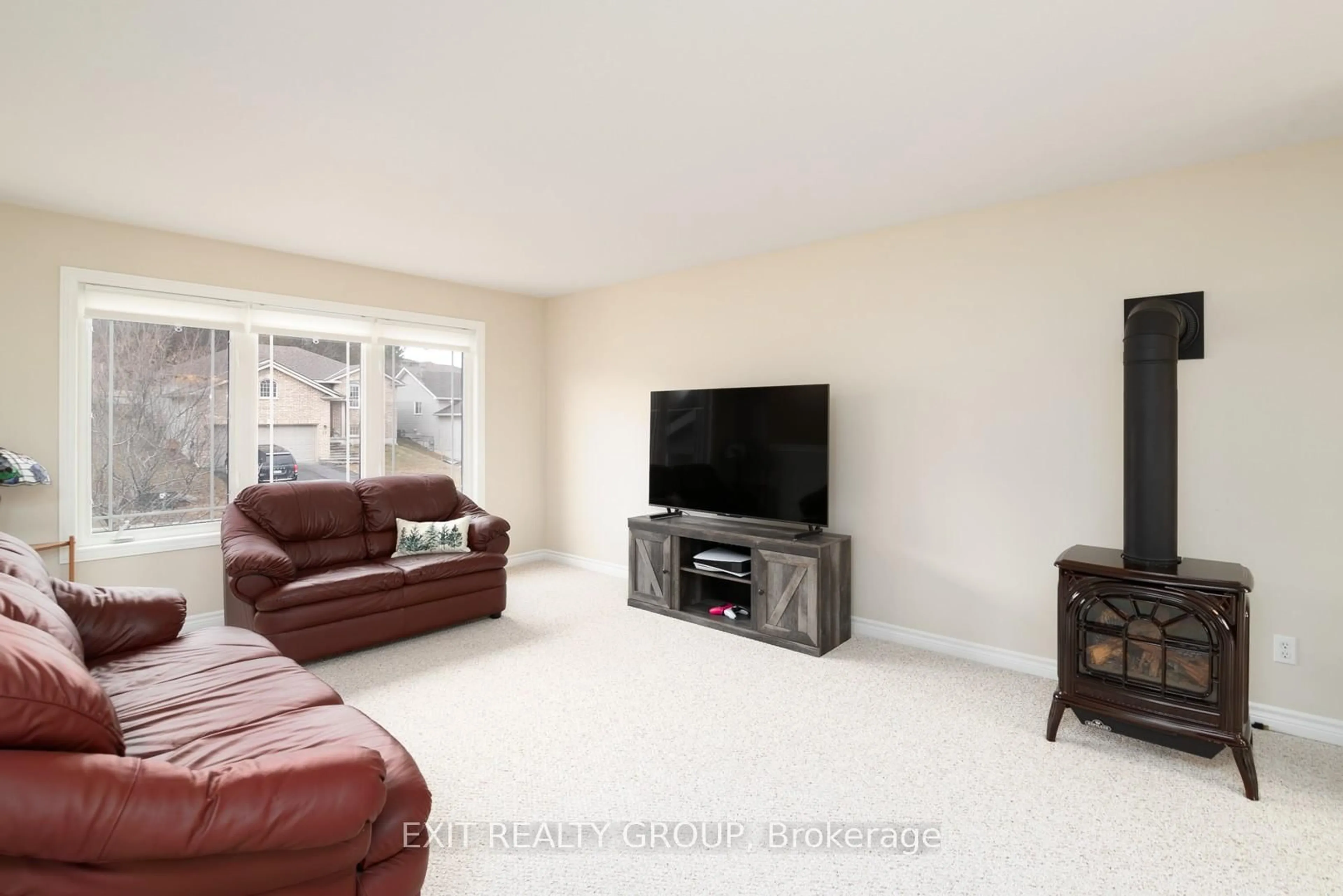 Living room with furniture, unknown for 28 Kyle Crt, Hastings Ontario K0K 2C0