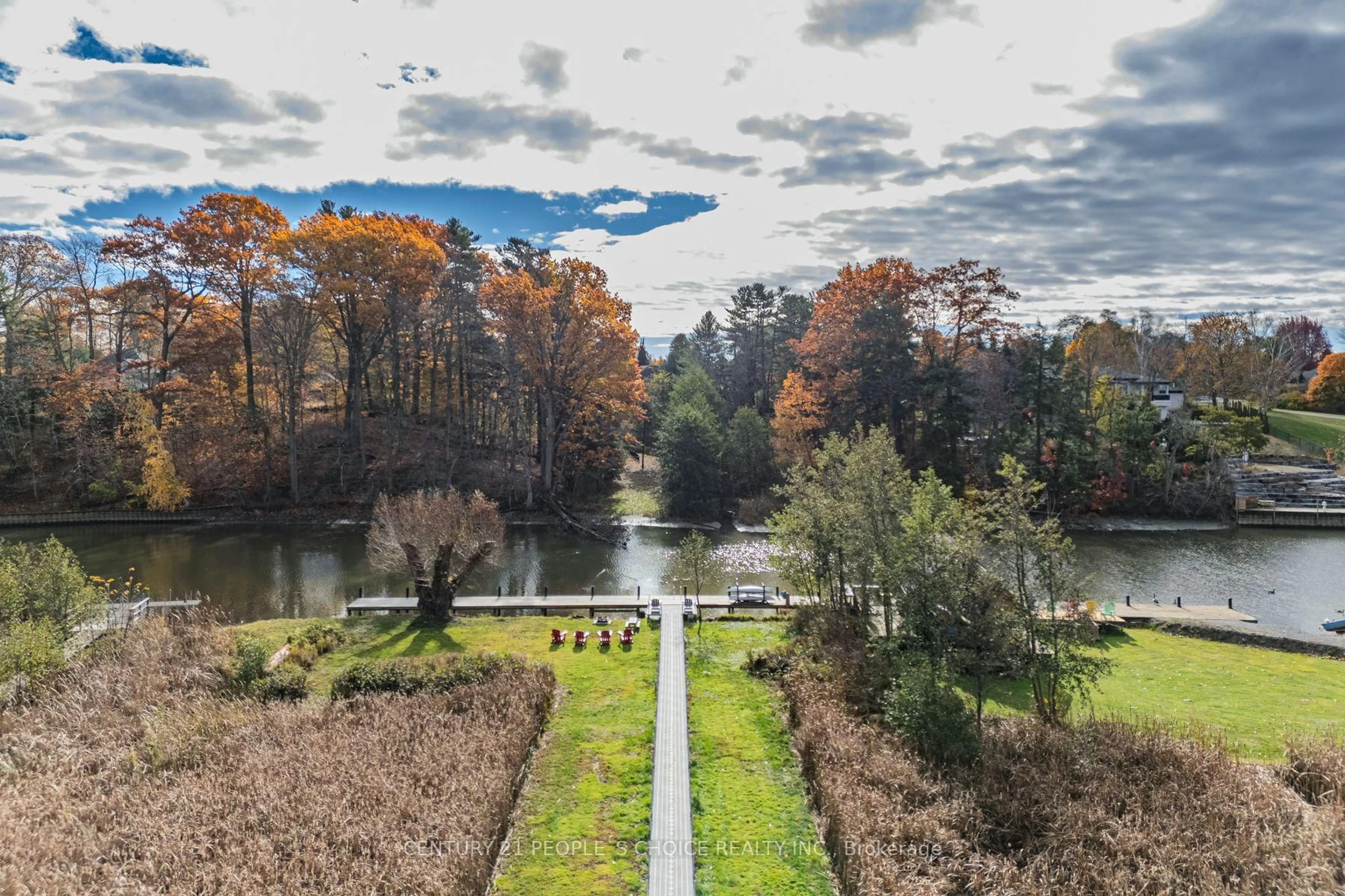 A pic from outside/outdoor area/front of a property/back of a property/a pic from drone, water/lake/river/ocean view for 32 Sunninghill Dr, Norfolk Ontario N0A 1N6
