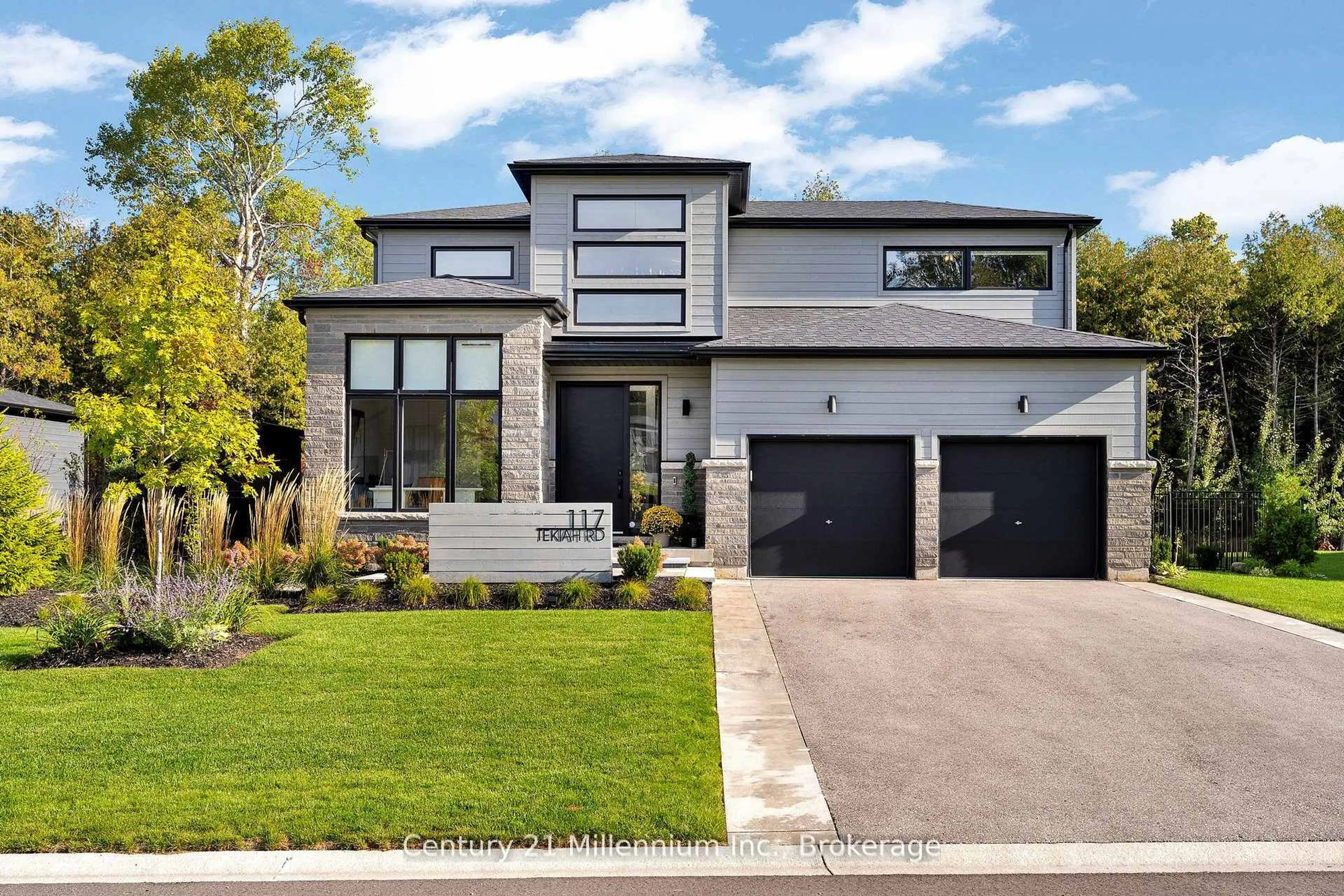 Home with brick exterior material, street for 117 Tekiah Rd, Blue Mountains Ontario N0H 1J0