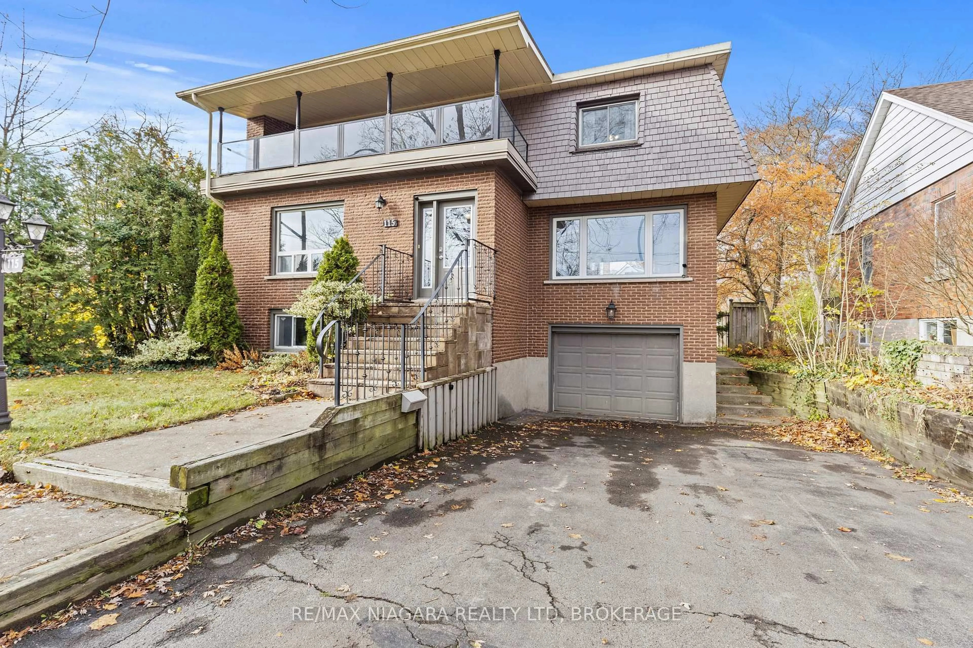 Home with brick exterior material, street for 115 Edgar St, Welland Ontario L3C 1S9