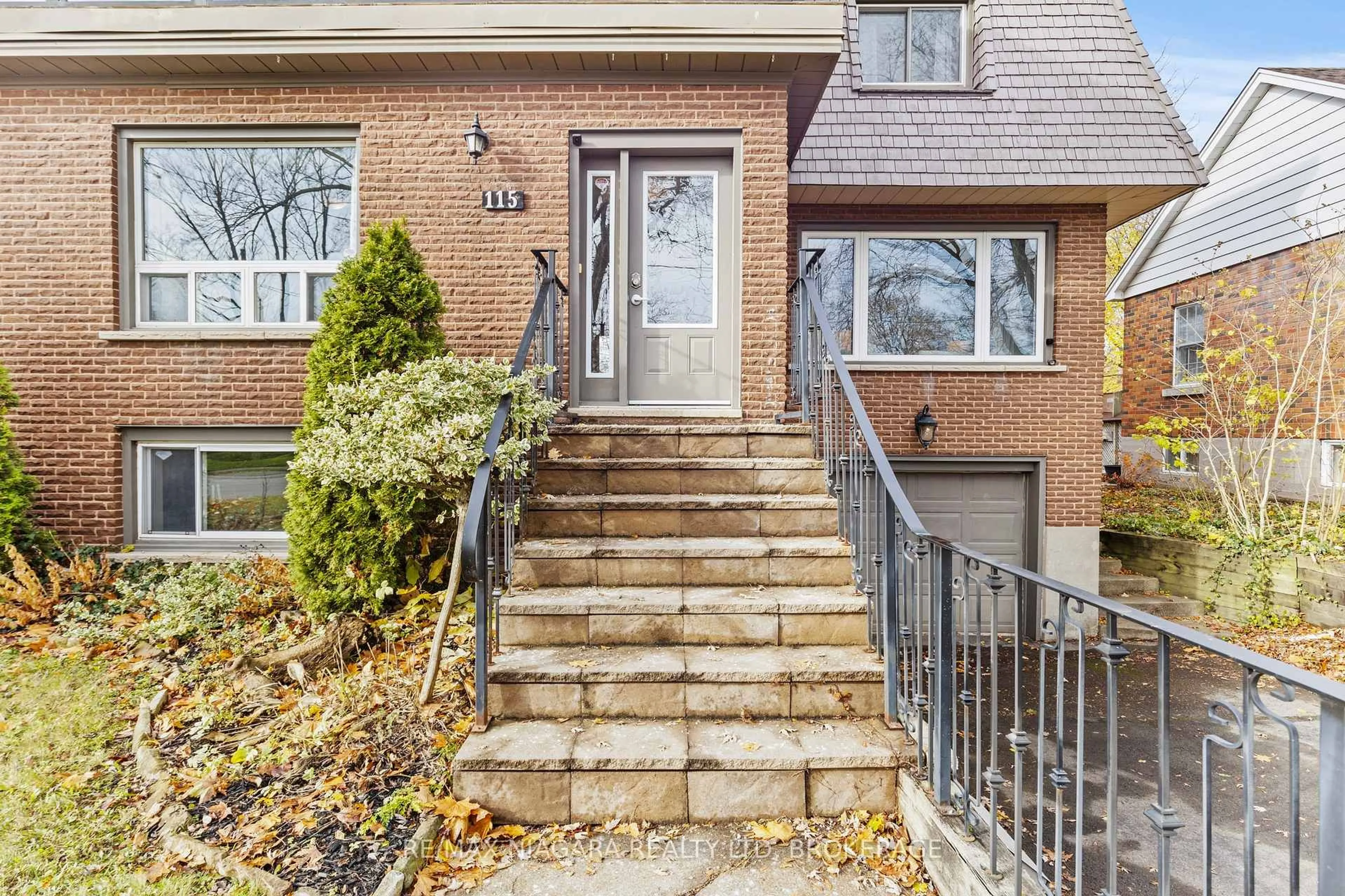 Unknown for 115 Edgar St, Welland Ontario L3C 1S9