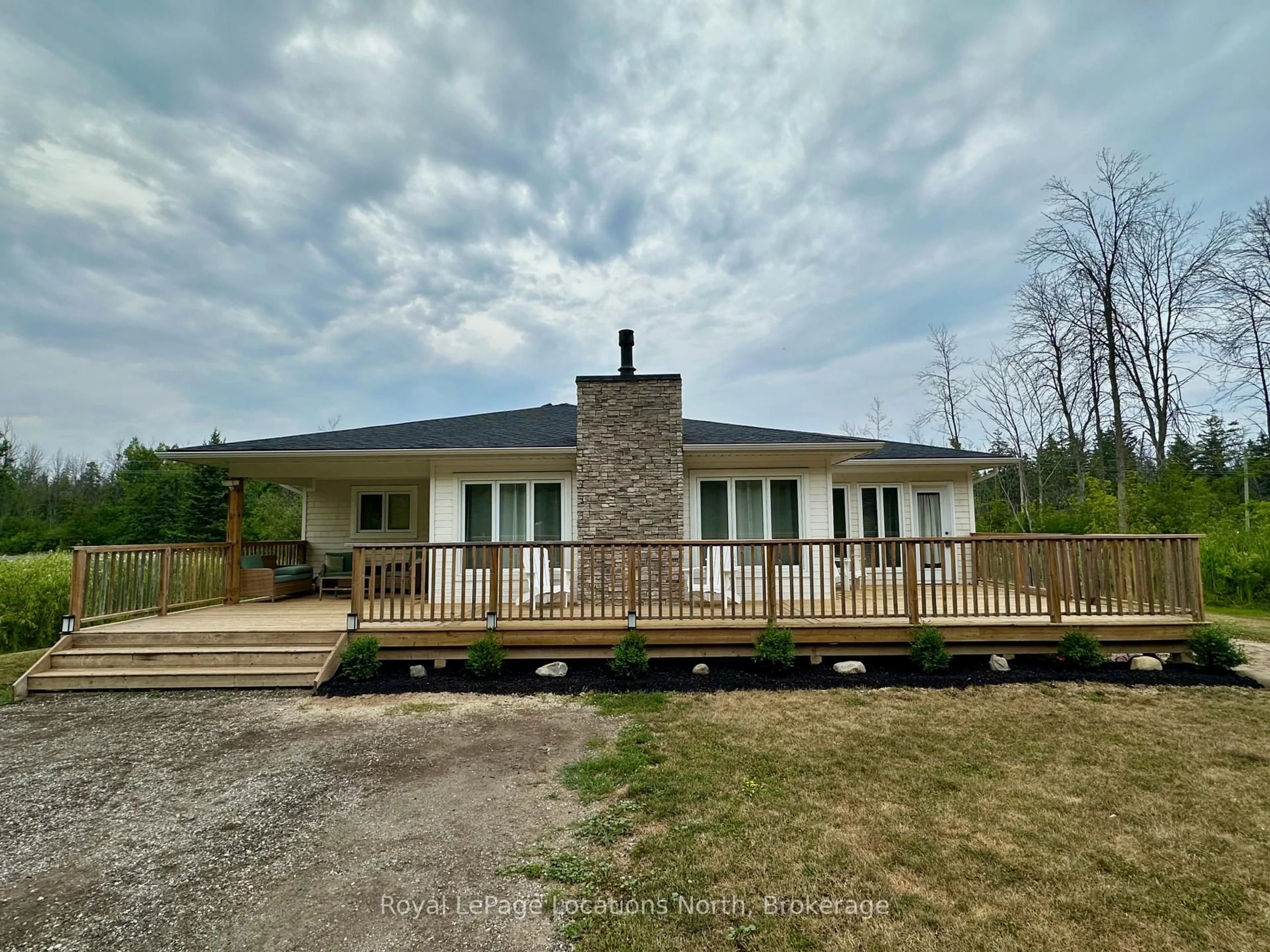 A pic from outside/outdoor area/front of a property/back of a property/a pic from drone, building for 141 Old Highway 26, Meaford Ontario N4L 1W7
