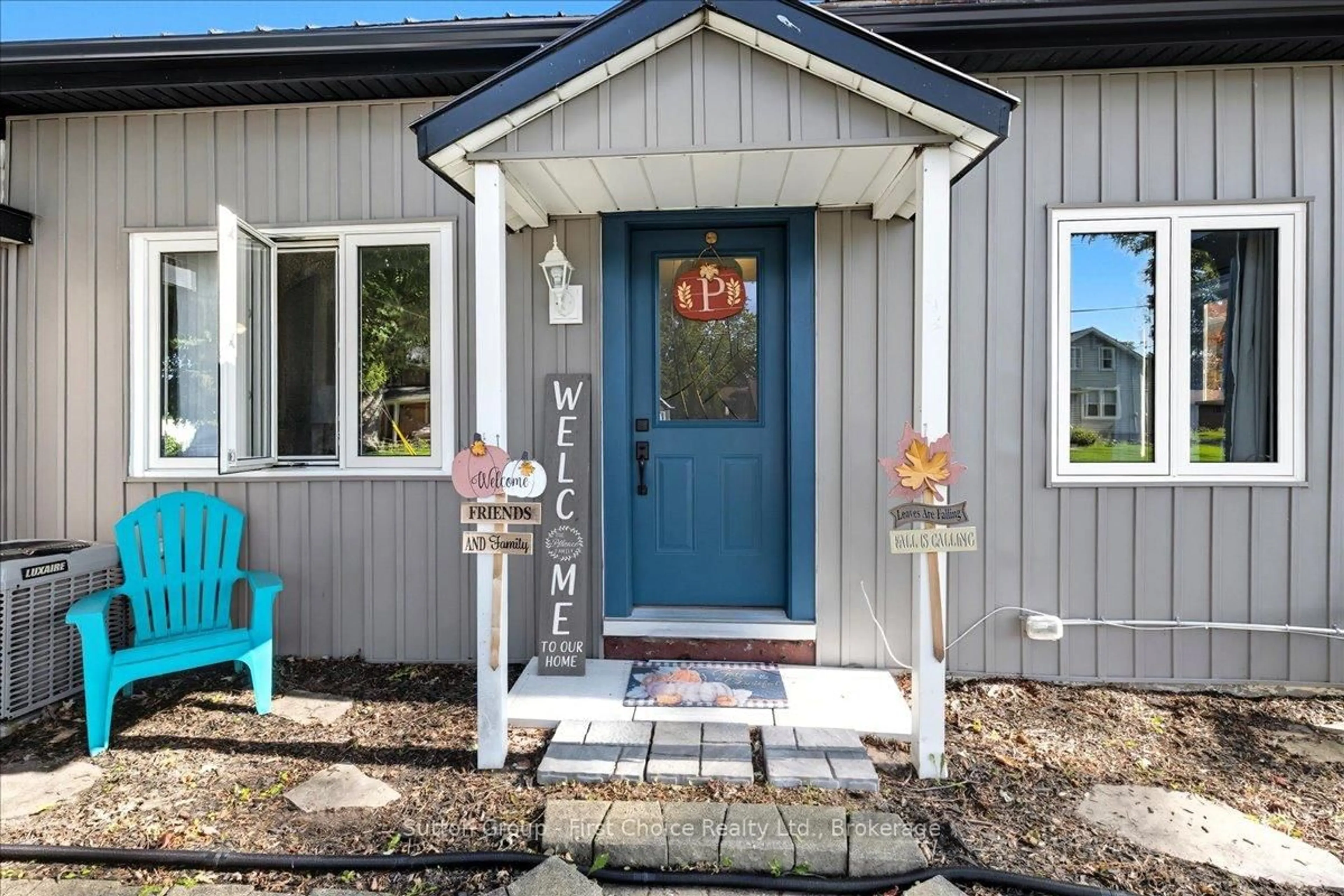 Indoor entryway for 33 Victoria St, West Perth Ontario N0K 1N0