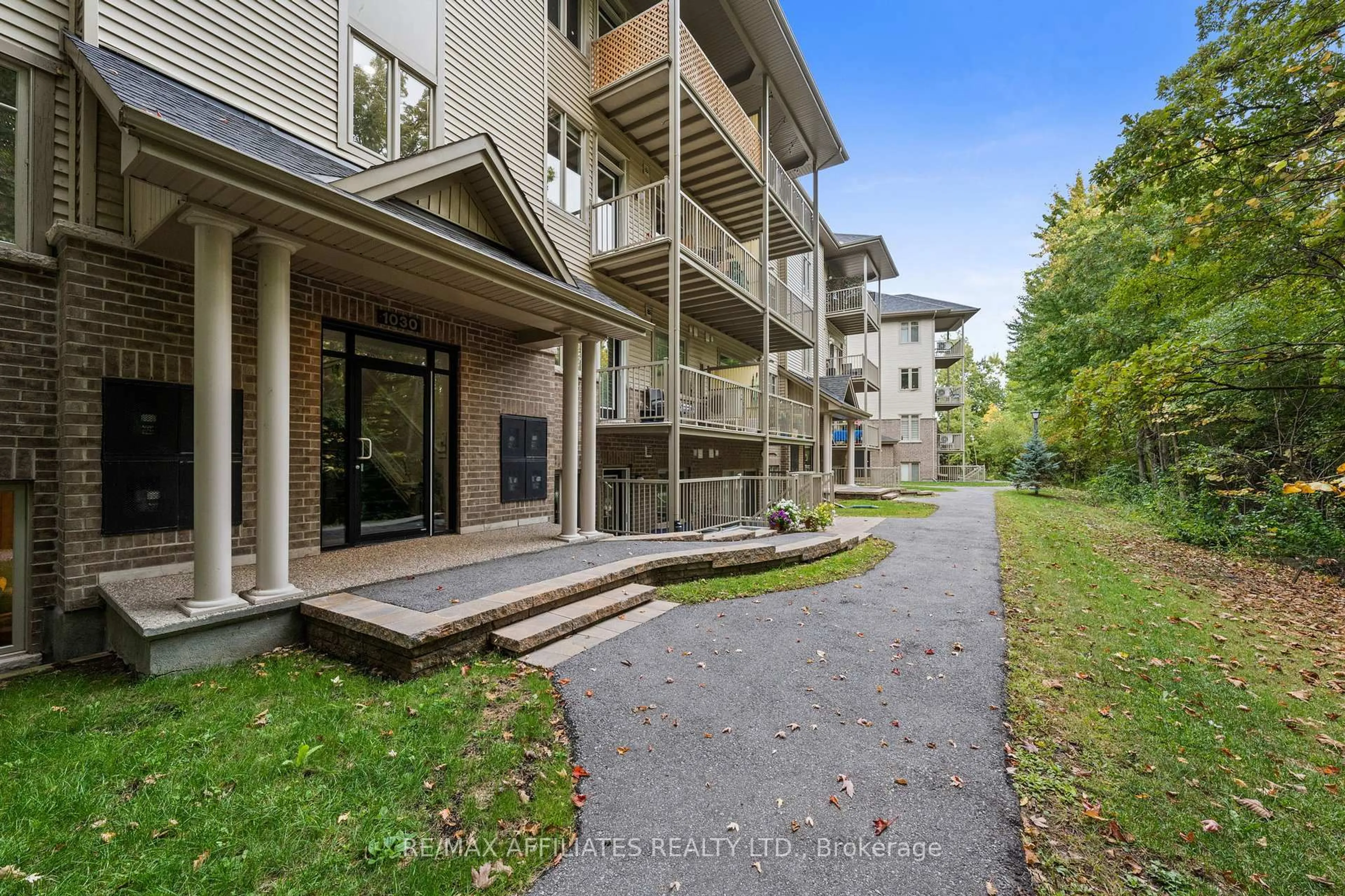 Patio, unknown for 1030 Beryl Private #H, Ottawa Ontario K1V 2M4