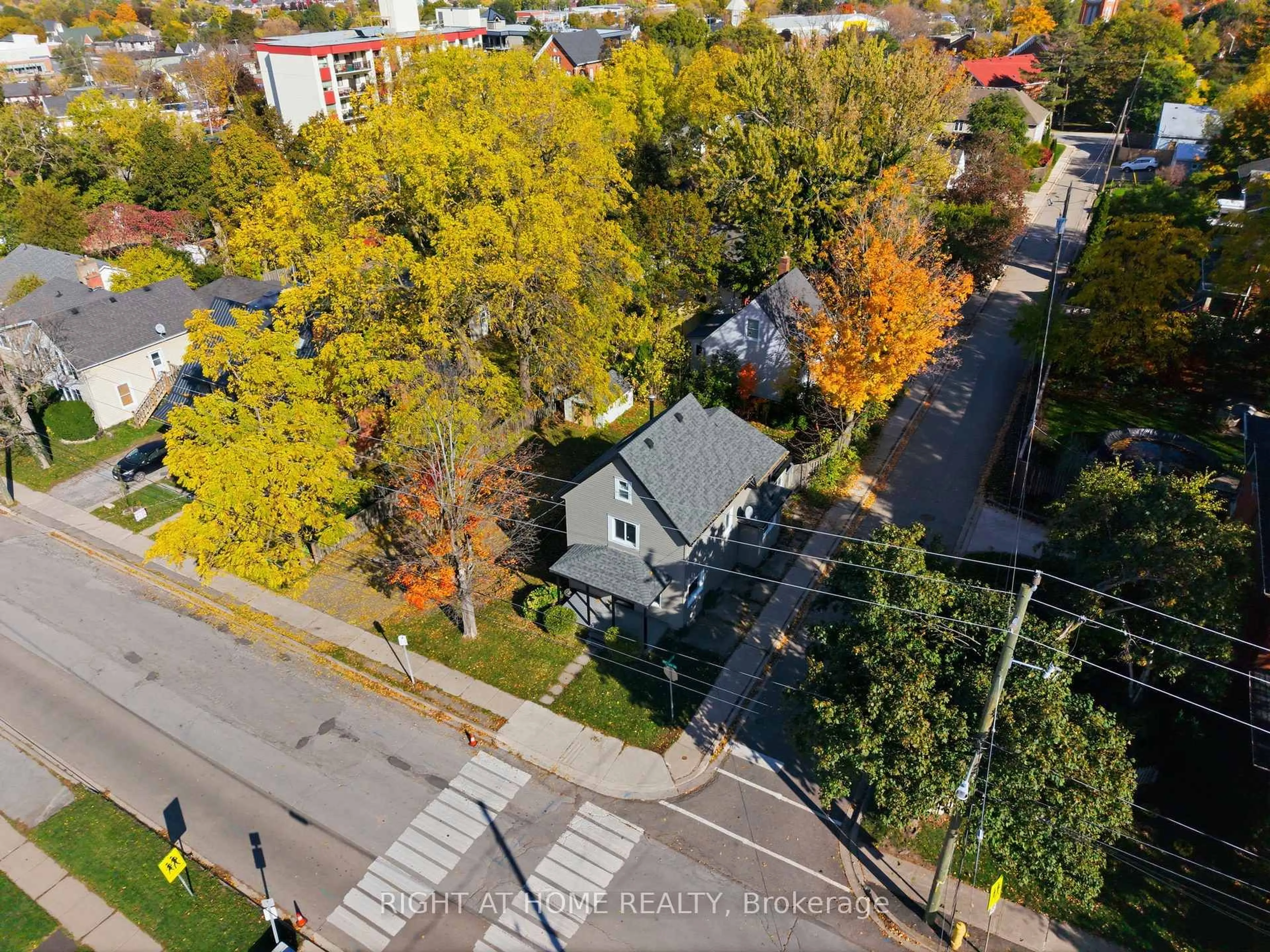 A pic from outside/outdoor area/front of a property/back of a property/a pic from drone, street for 4255 William St, Lincoln Ontario L0R 1B0