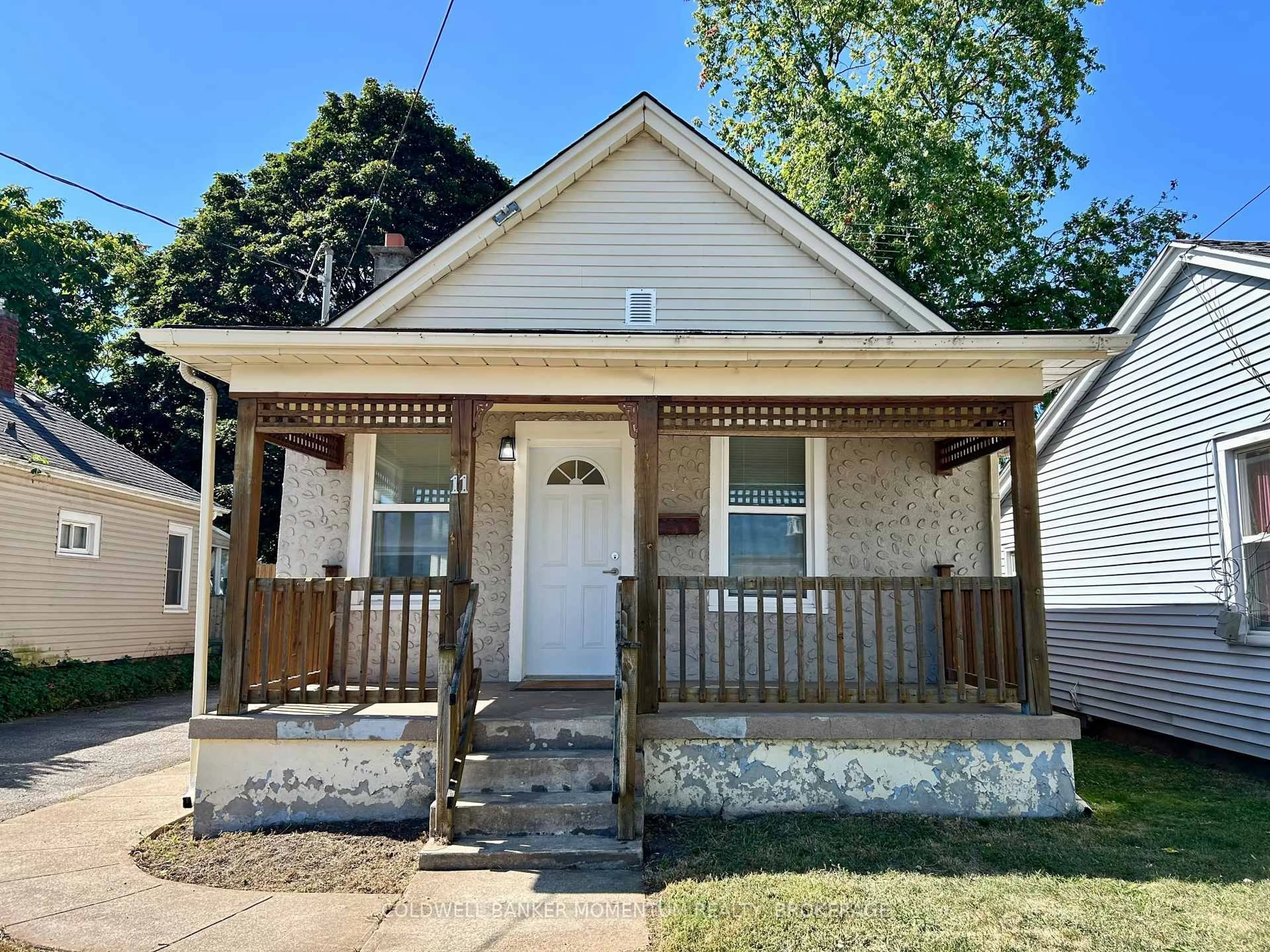 Home with brick exterior material, street for 11 Greenlaw Pl, St. Catharines Ontario L2R 4S5