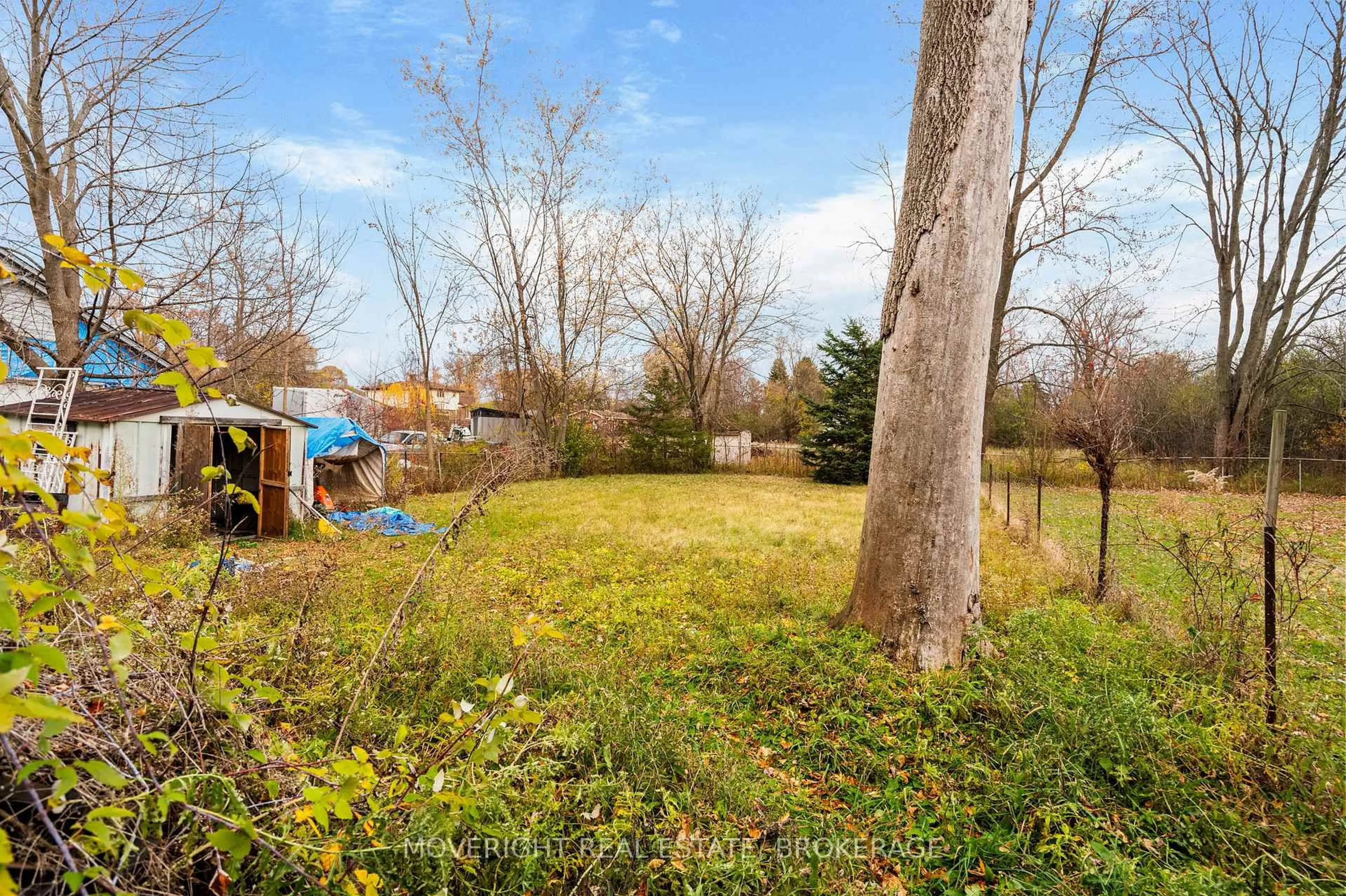 A pic from outside/outdoor area/front of a property/back of a property/a pic from drone, forest/trees view for 278 Ridge Rd, Fort Erie Ontario L0S 1B0