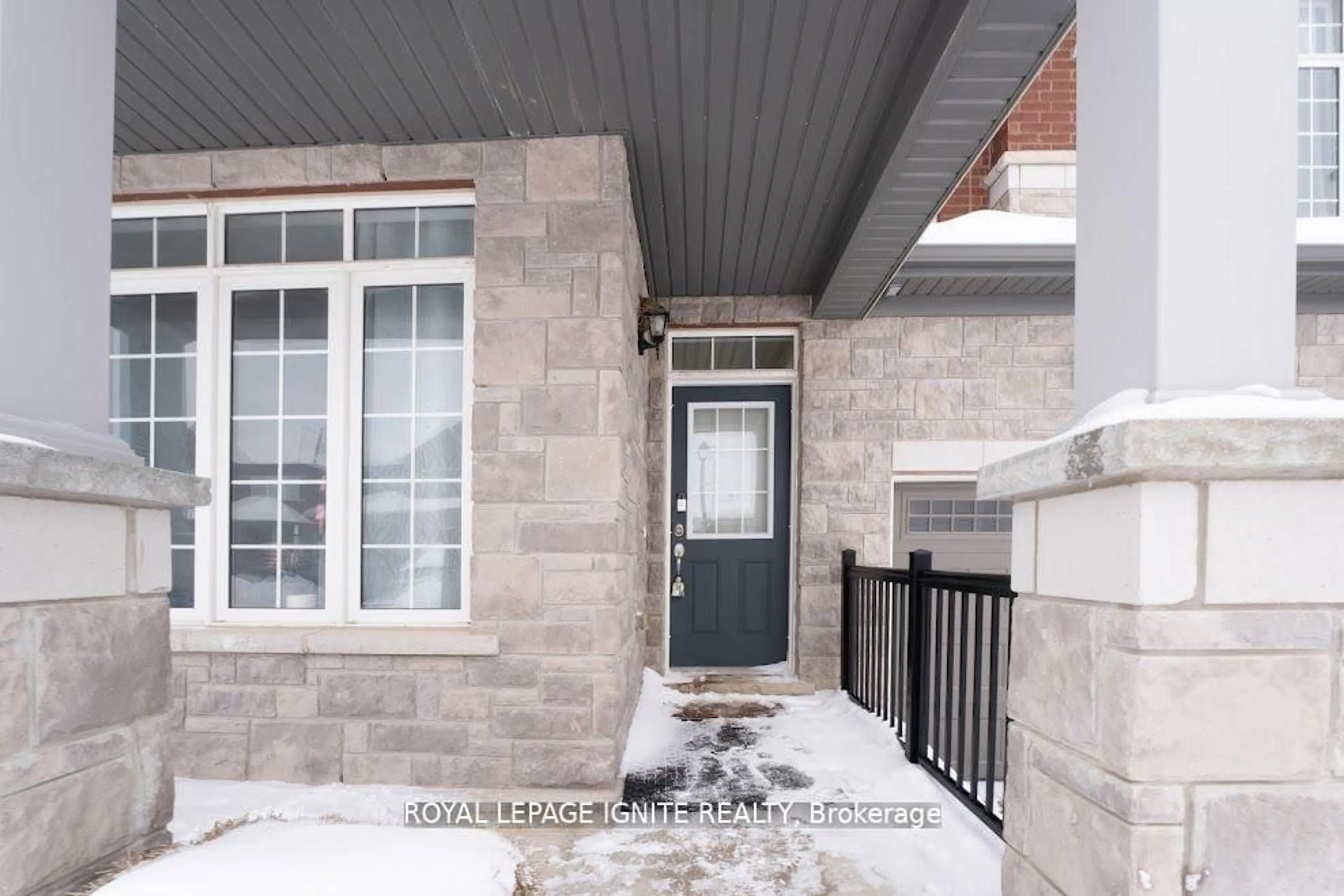 Indoor entryway for 41 Northhill Ave, Cavan Monaghan Ontario L0A 1G0