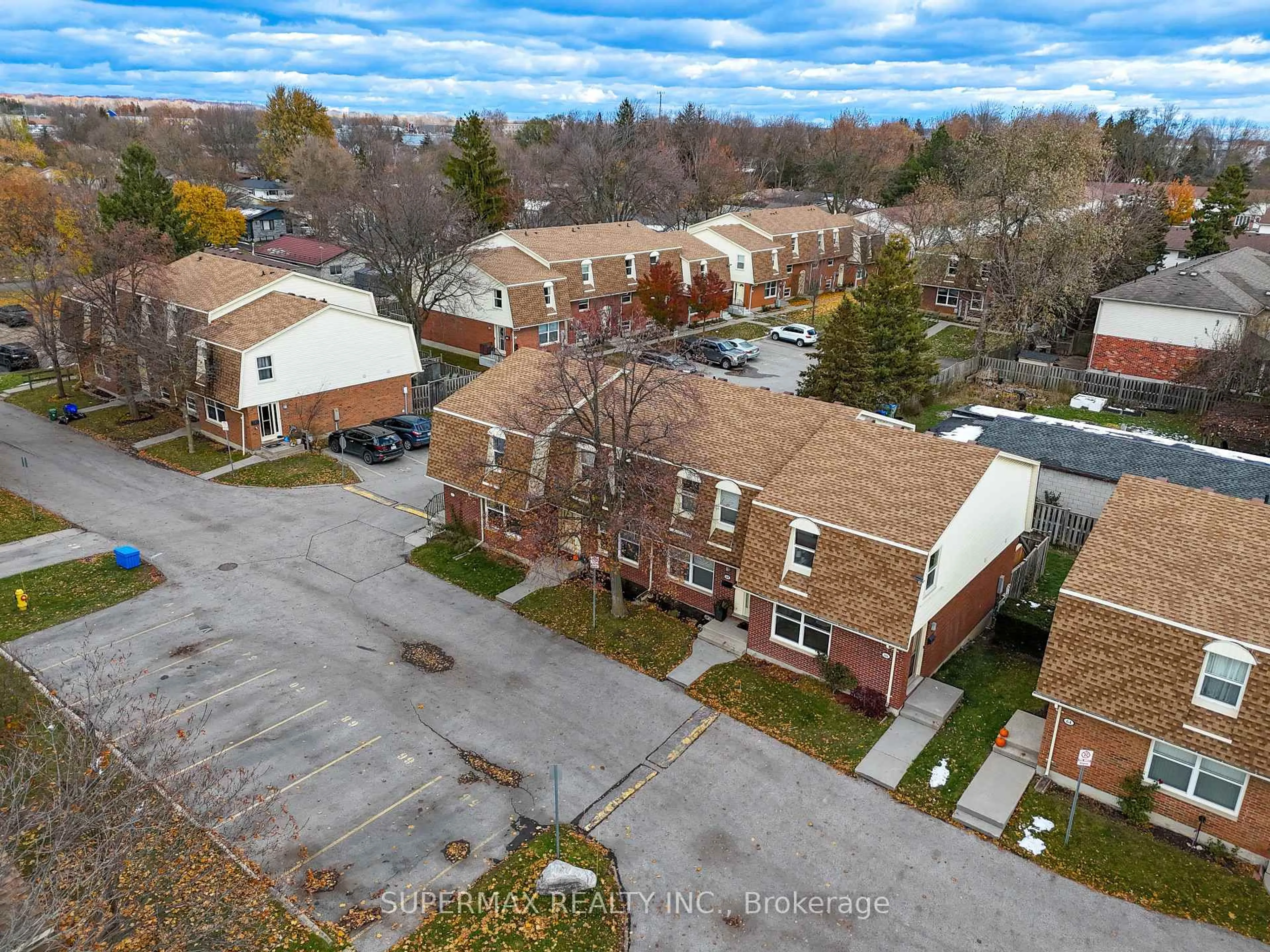 A pic from outside/outdoor area/front of a property/back of a property/a pic from drone, street for 92 Stroud Cres #66, London South Ontario N6E 1Y8