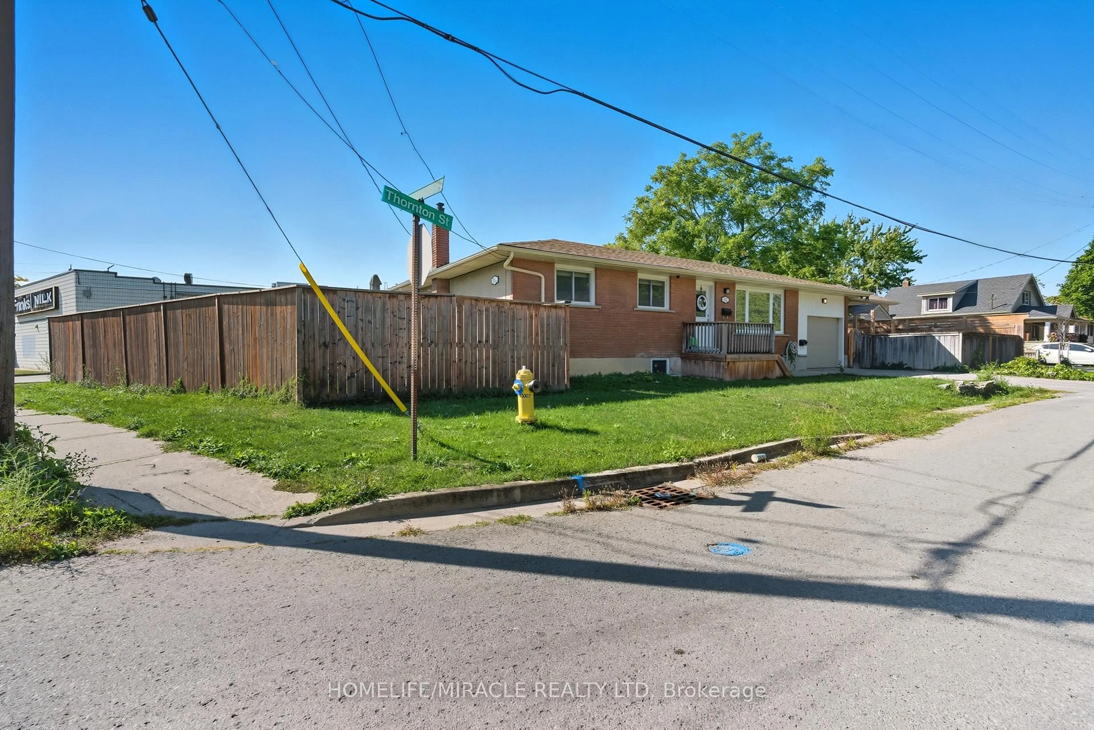 Unknown for 11 Rockwood Ave, St. Catharines Ontario L2P 1E3
