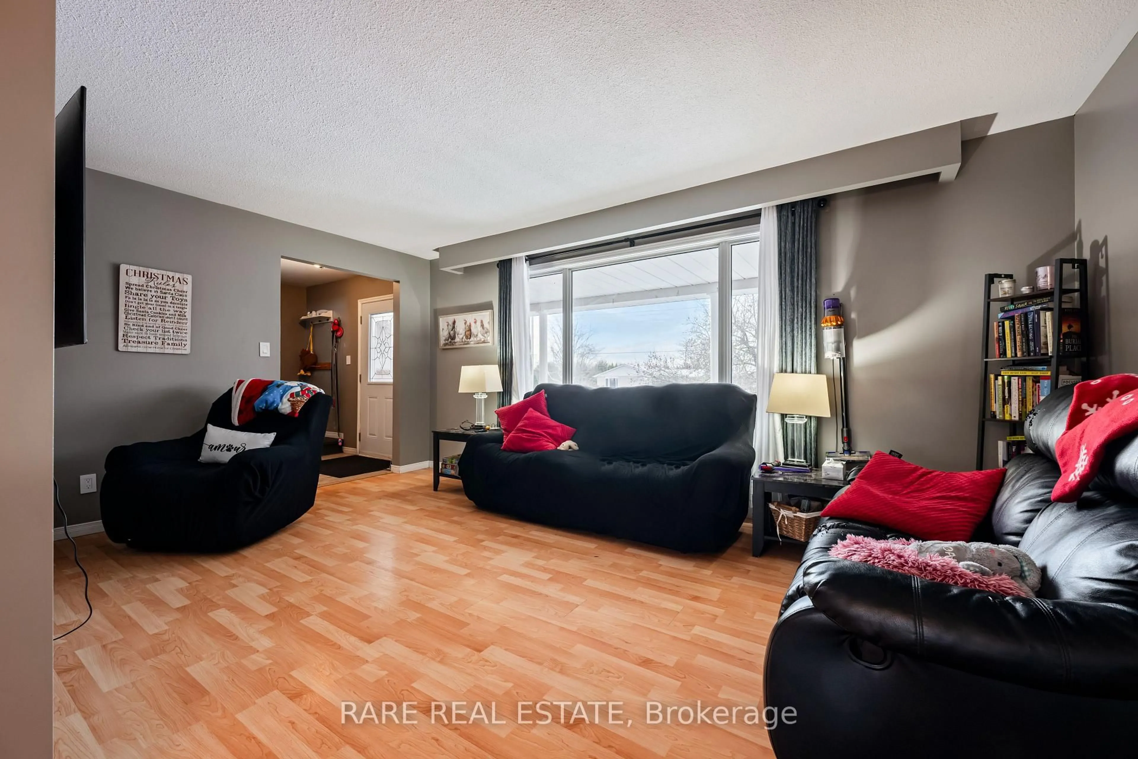 Living room with furniture, unknown for 280 Main St St, Southgate Ontario N0C 1B0