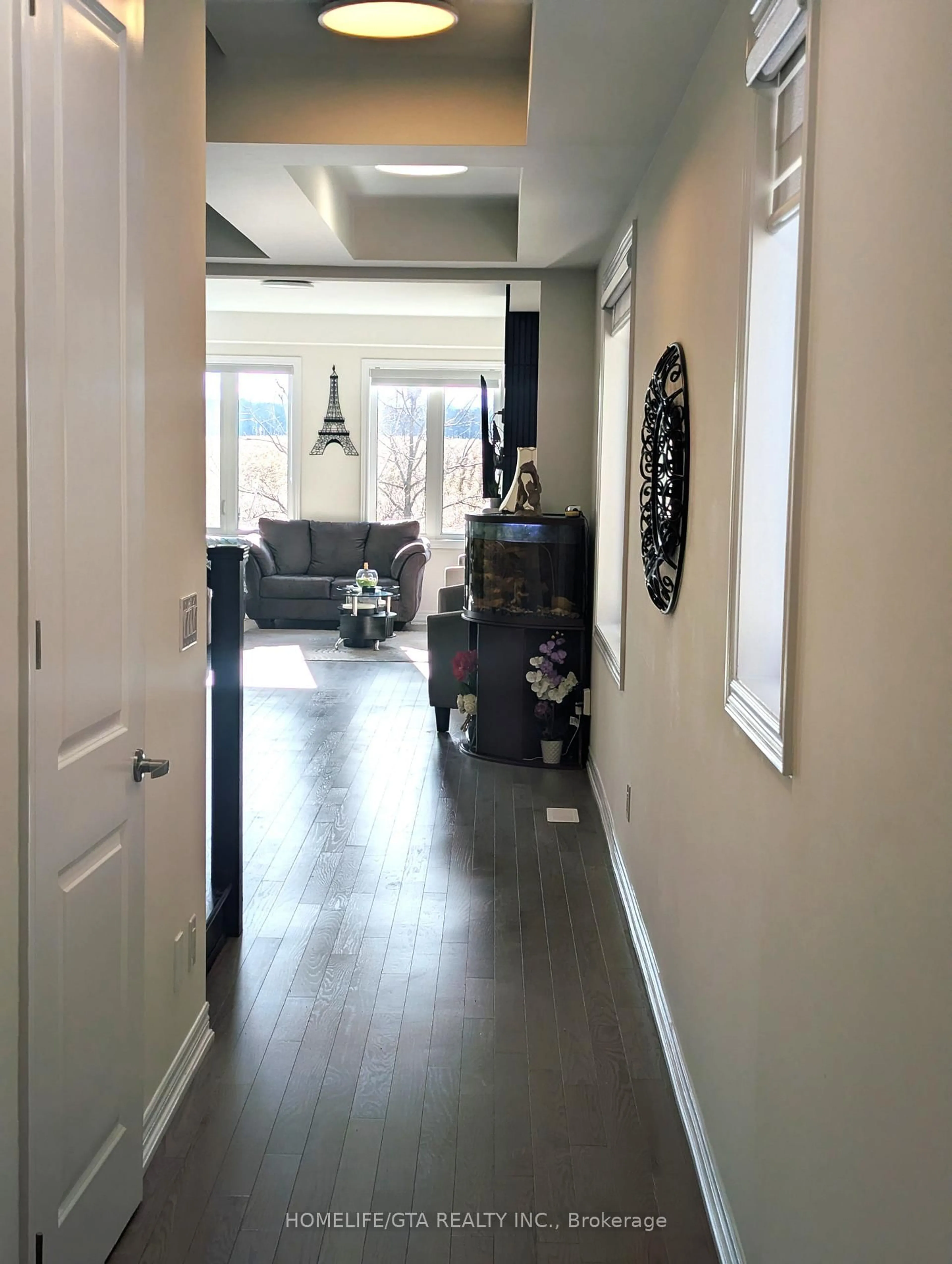 Indoor entryway for 264 Broadacre Dr, Kitchener Ontario N2R 0S6