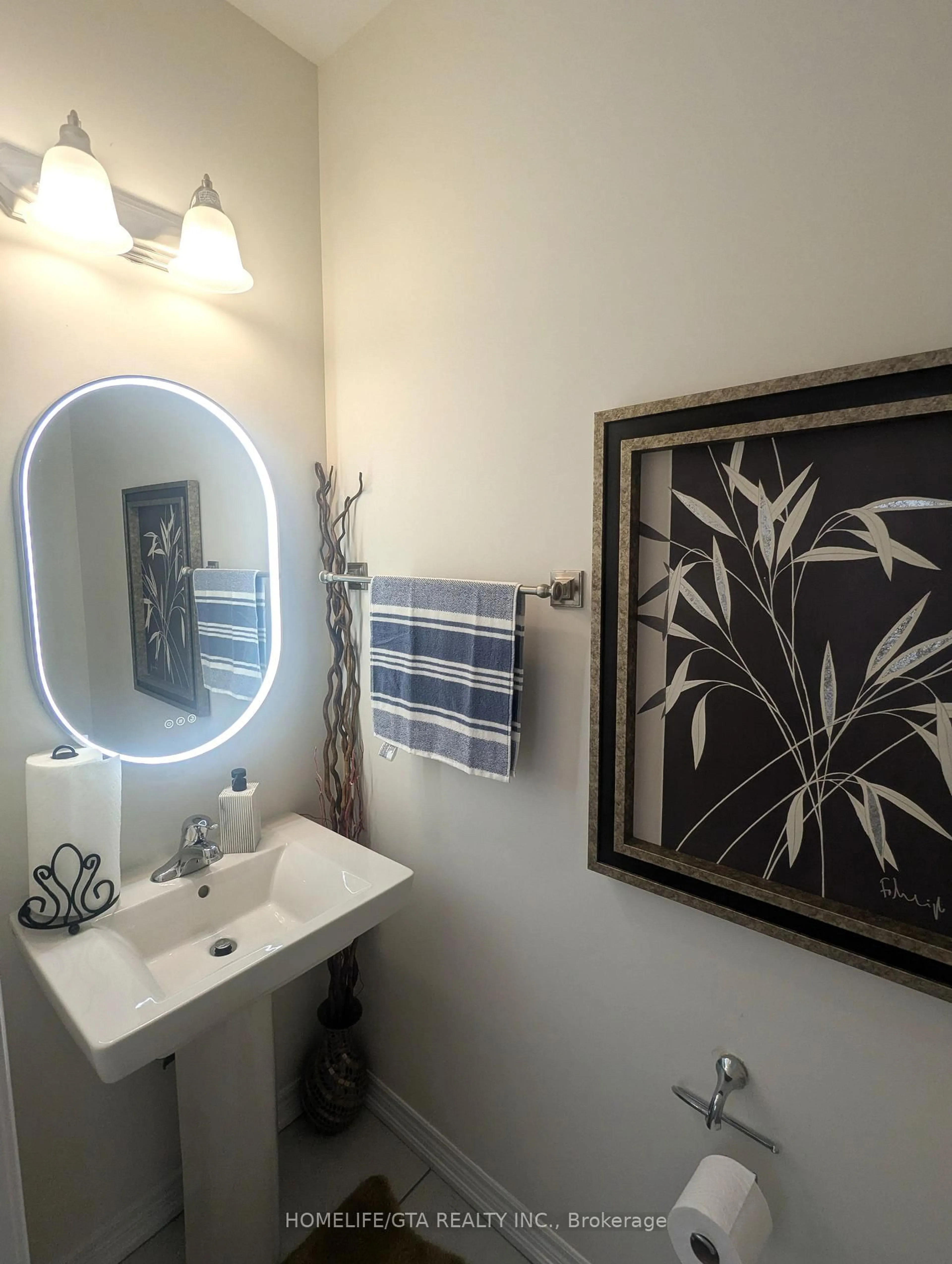 Contemporary bathroom, ceramic/tile floor for 264 Broadacre Dr, Kitchener Ontario N2R 0S6