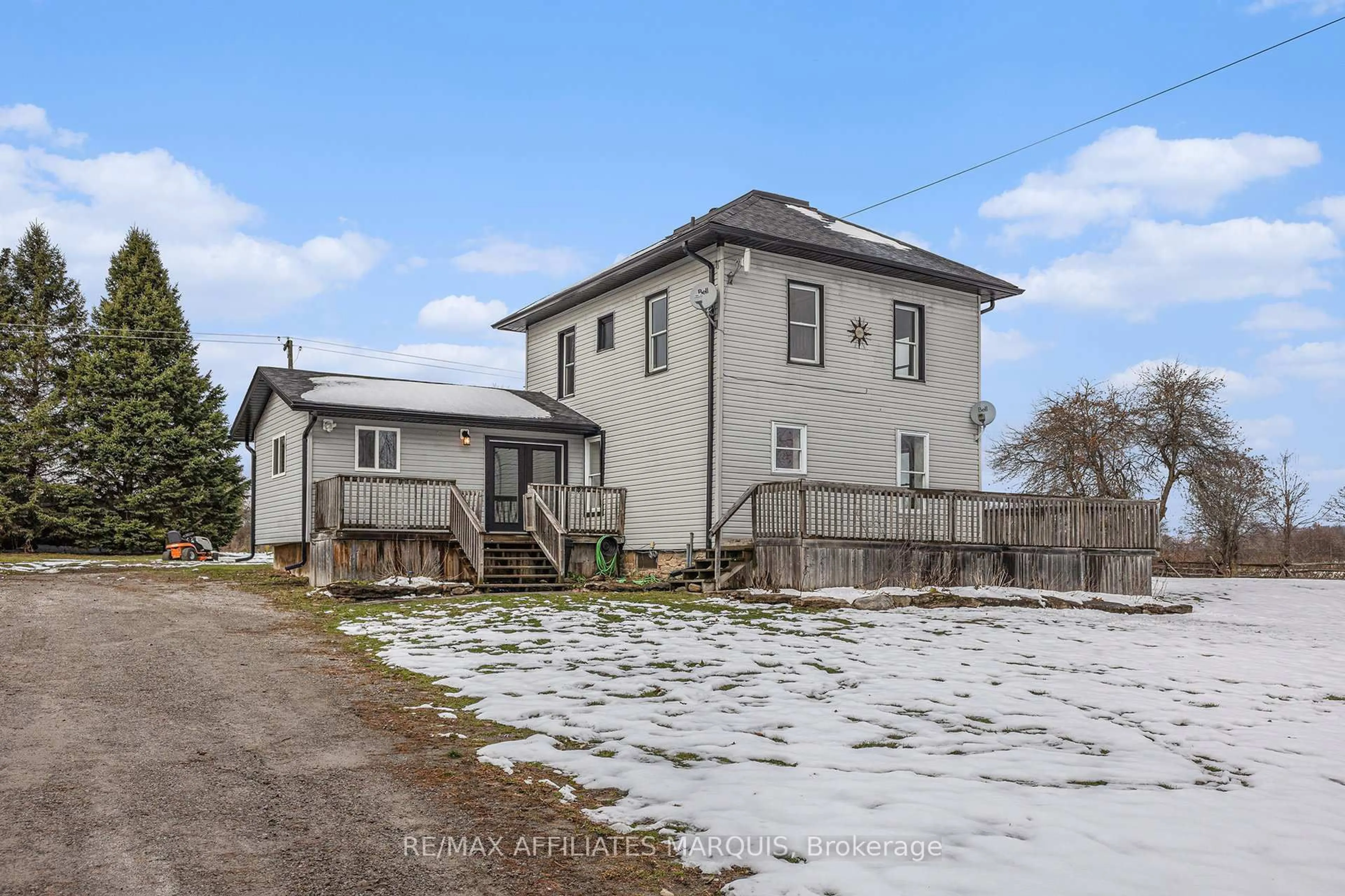 A pic from outside/outdoor area/front of a property/back of a property/a pic from drone, building for 48 Kitley 8 Line, Elizabethtown-Kitley Ontario K0E 1H0
