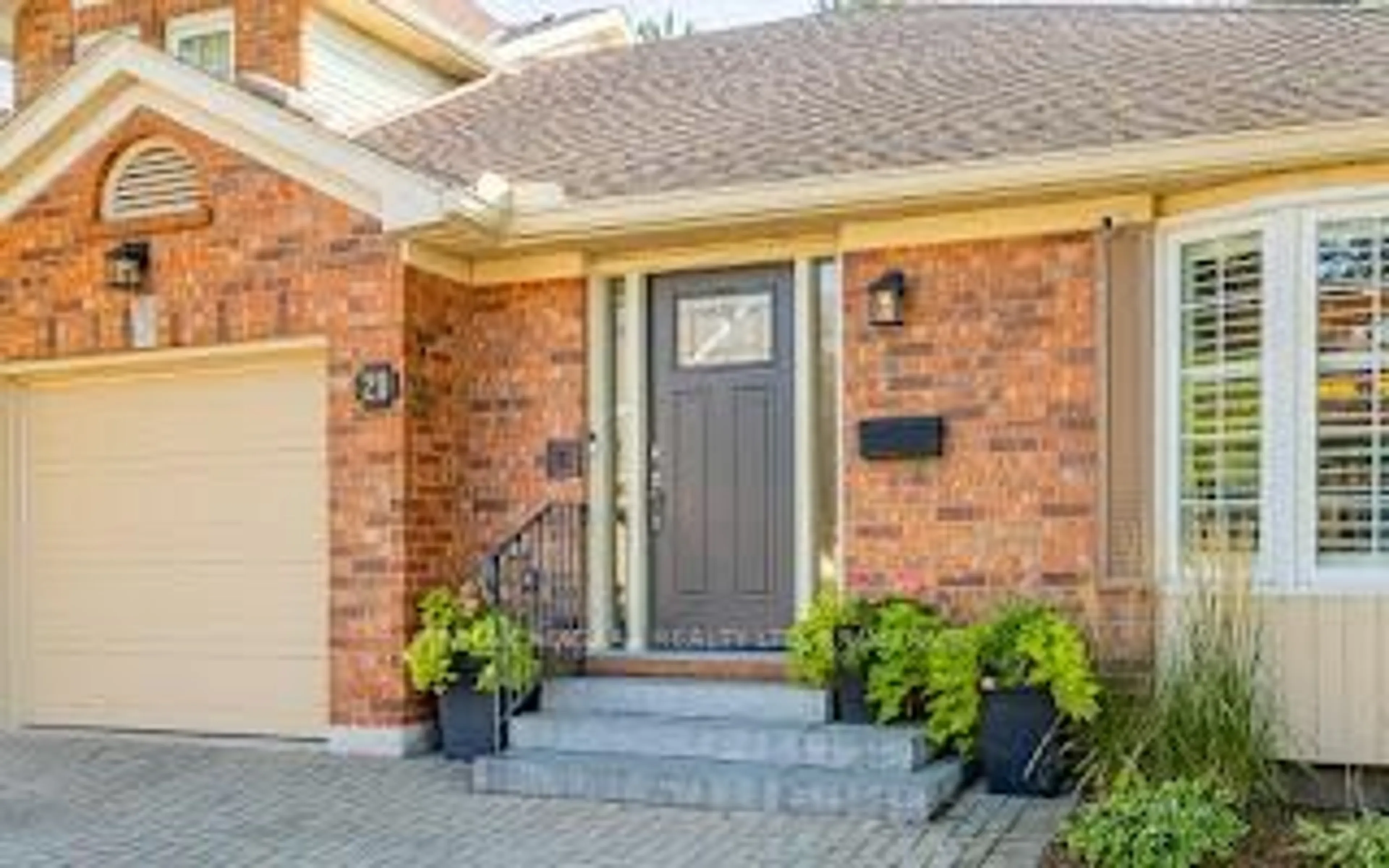 Home with brick exterior material, street for 141 Welland Vale Rd #21, St. Catharines Ontario L2S 3S7