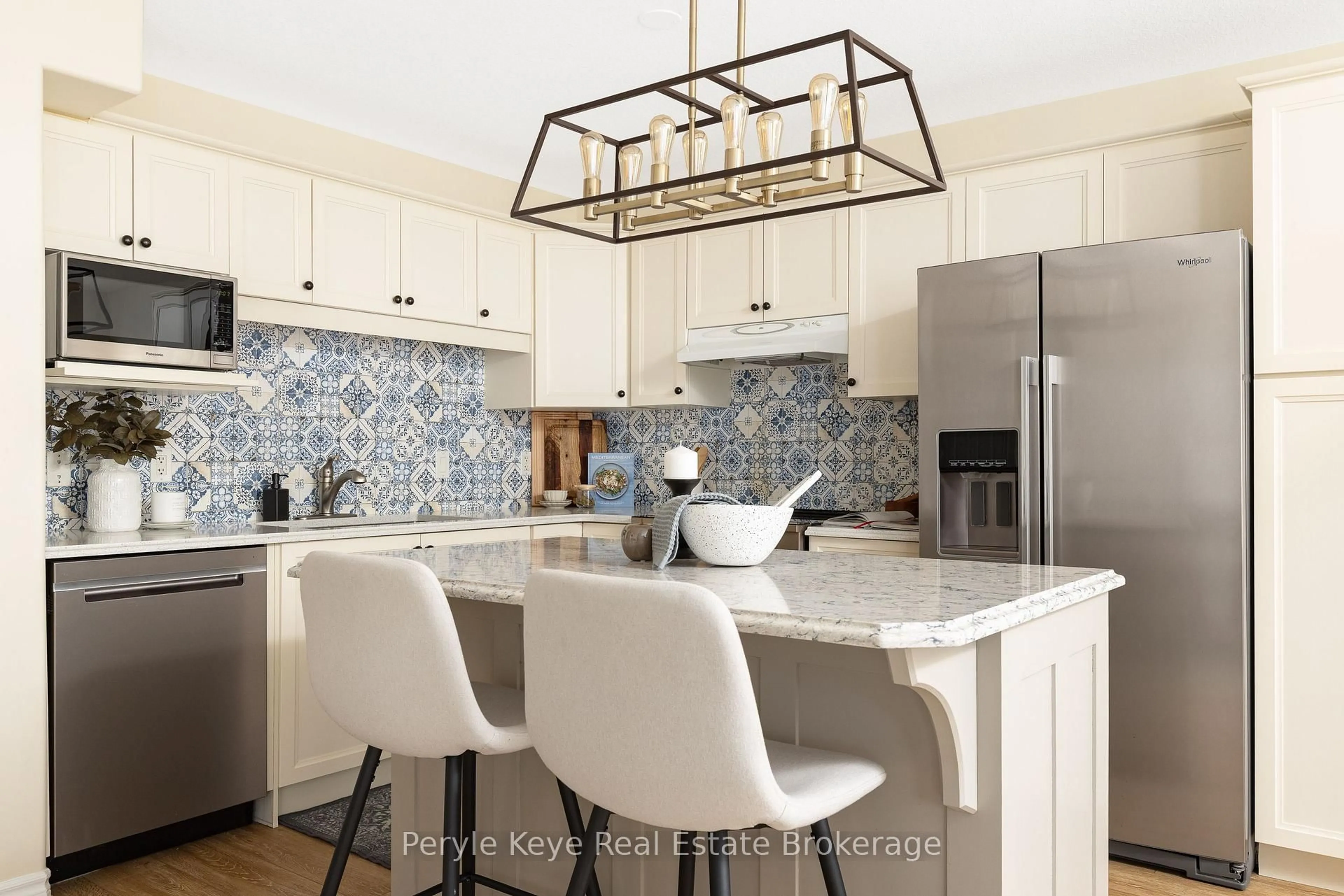 Contemporary kitchen, ceramic/tile floor for 143 Pine St, Bracebridge Ontario P1L 2H8