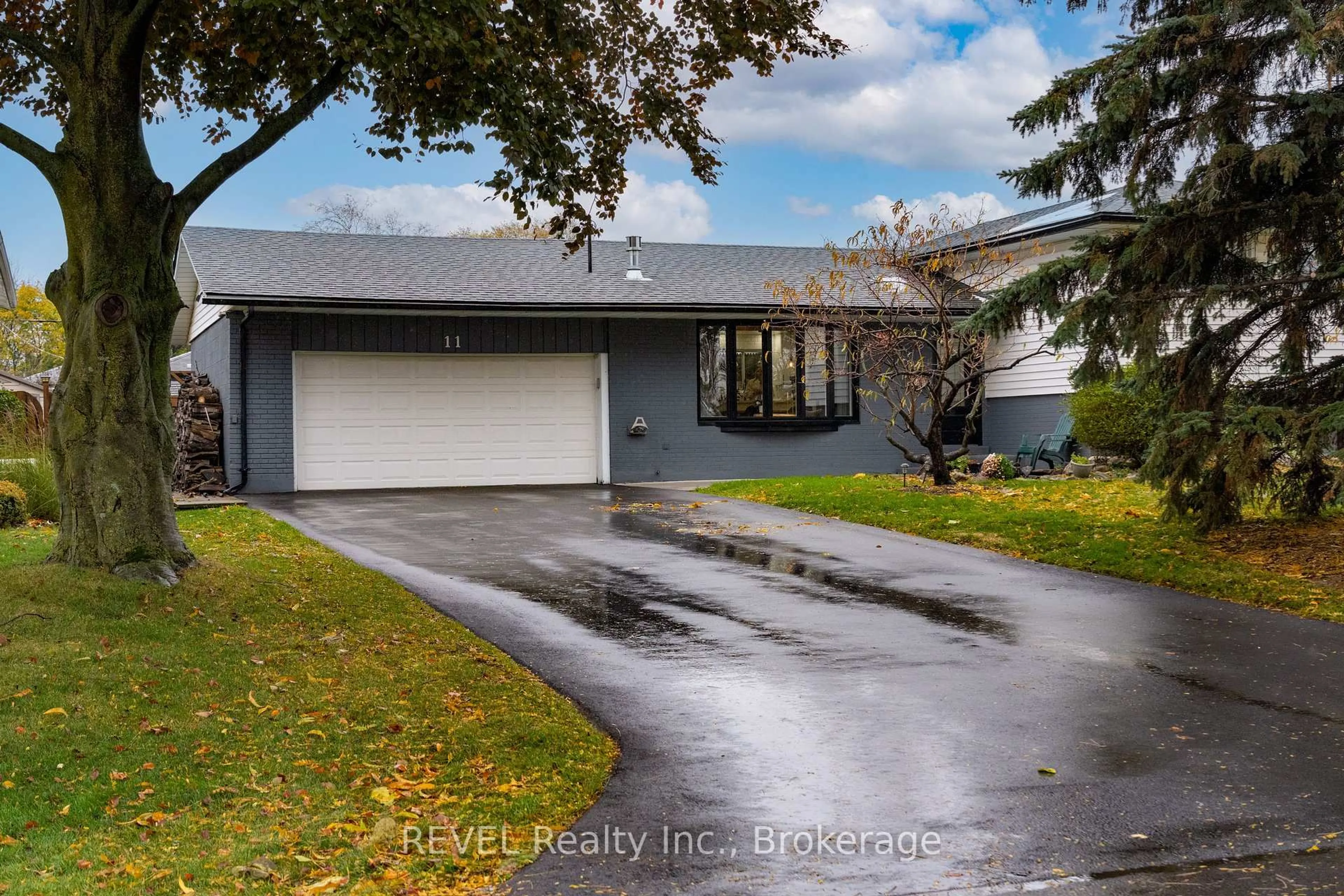 Unknown for 11 Lindbergh Dr, Fort Erie Ontario L2A 2Z5