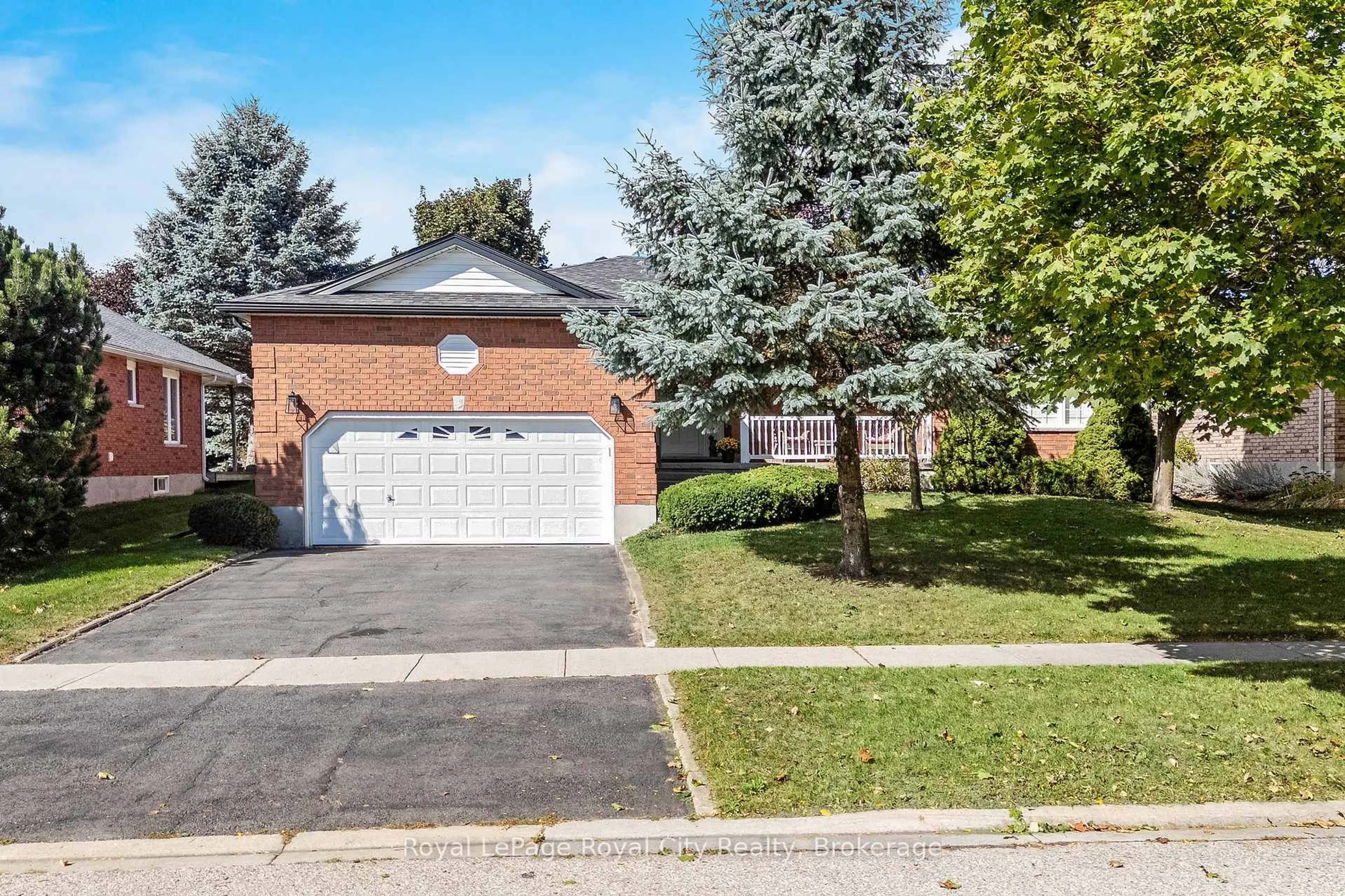 Home with brick exterior material, street for 120 Bernardi Cres, Guelph/Eramosa Ontario N0B 2K0