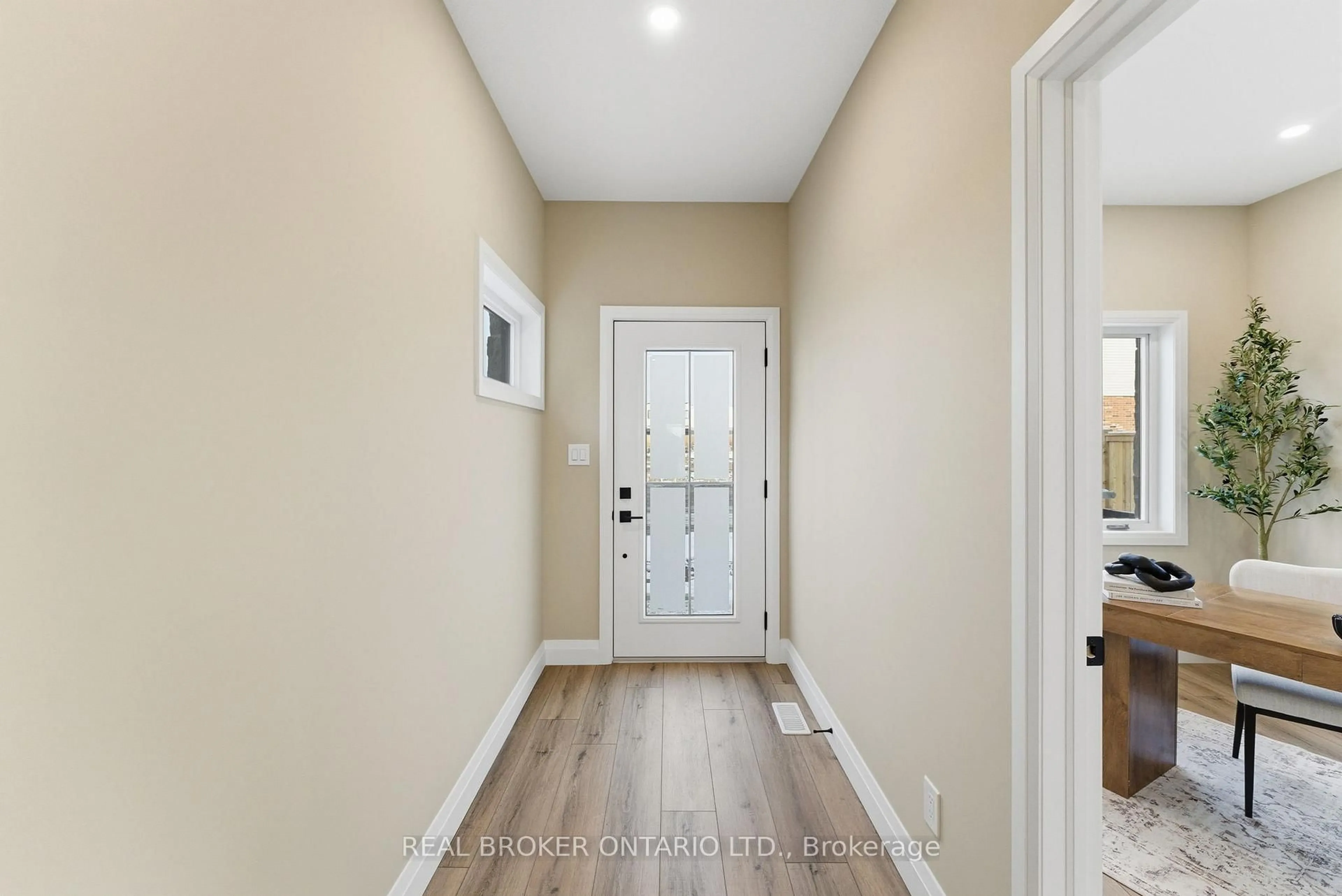 Indoor entryway for 29 Weymouth St #26, Woolwich Ontario N3B 0G3