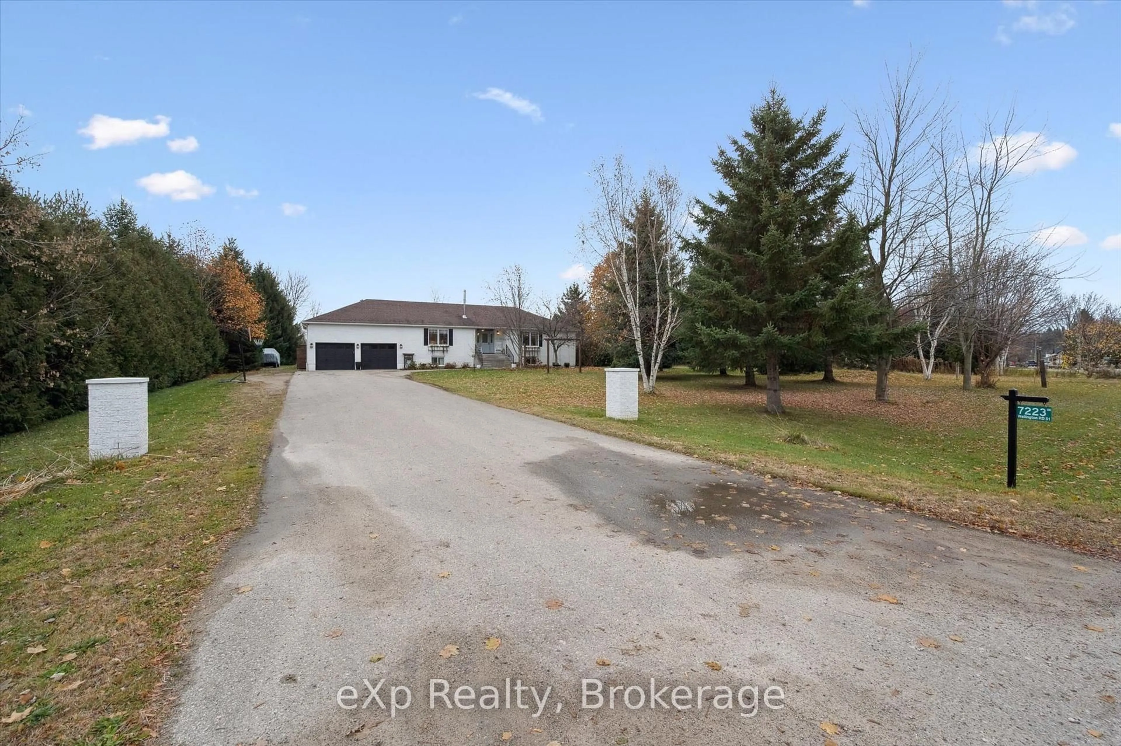 A pic from outside/outdoor area/front of a property/back of a property/a pic from drone, street for 7223 Wellington Rd 51 Rd, Guelph/Eramosa Ontario N0B 1B0