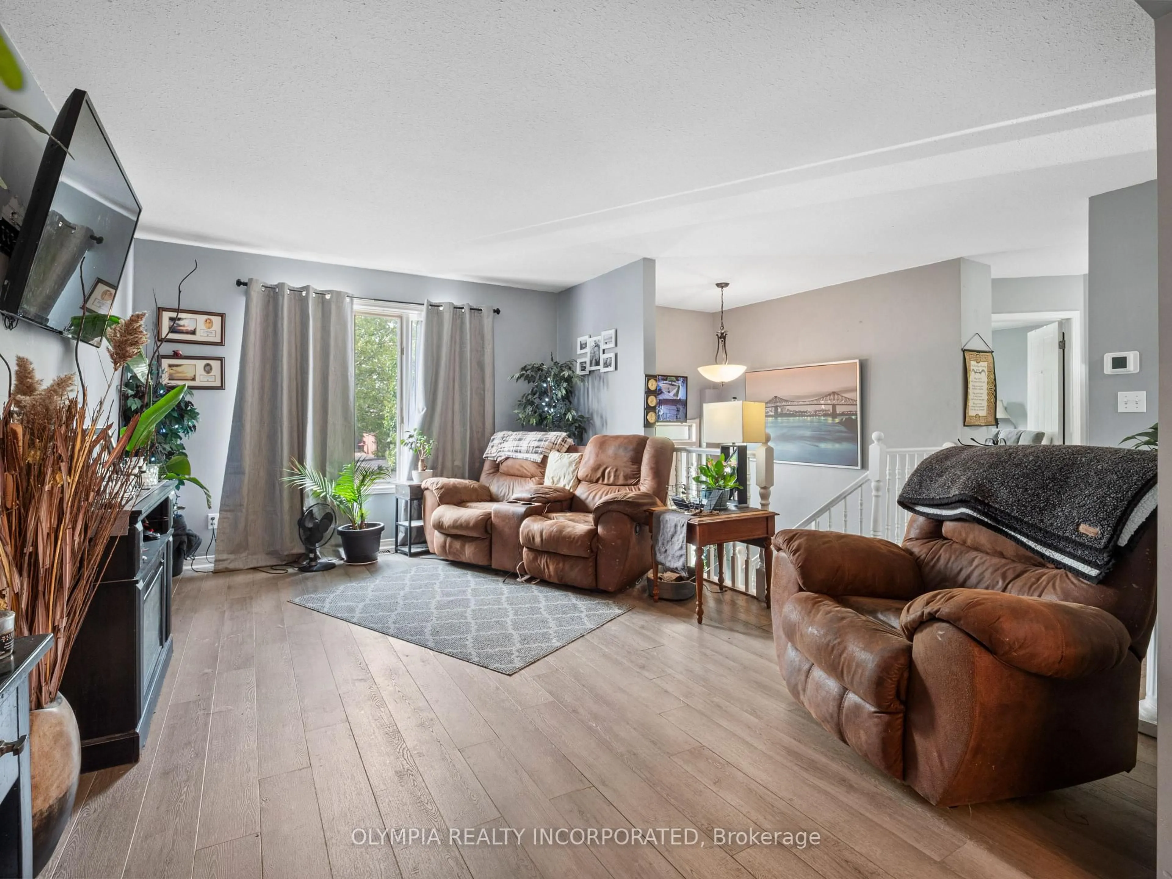 Living room with furniture, unknown for 3676 Black Creek Rd, Fort Erie Ontario L0S 1S0