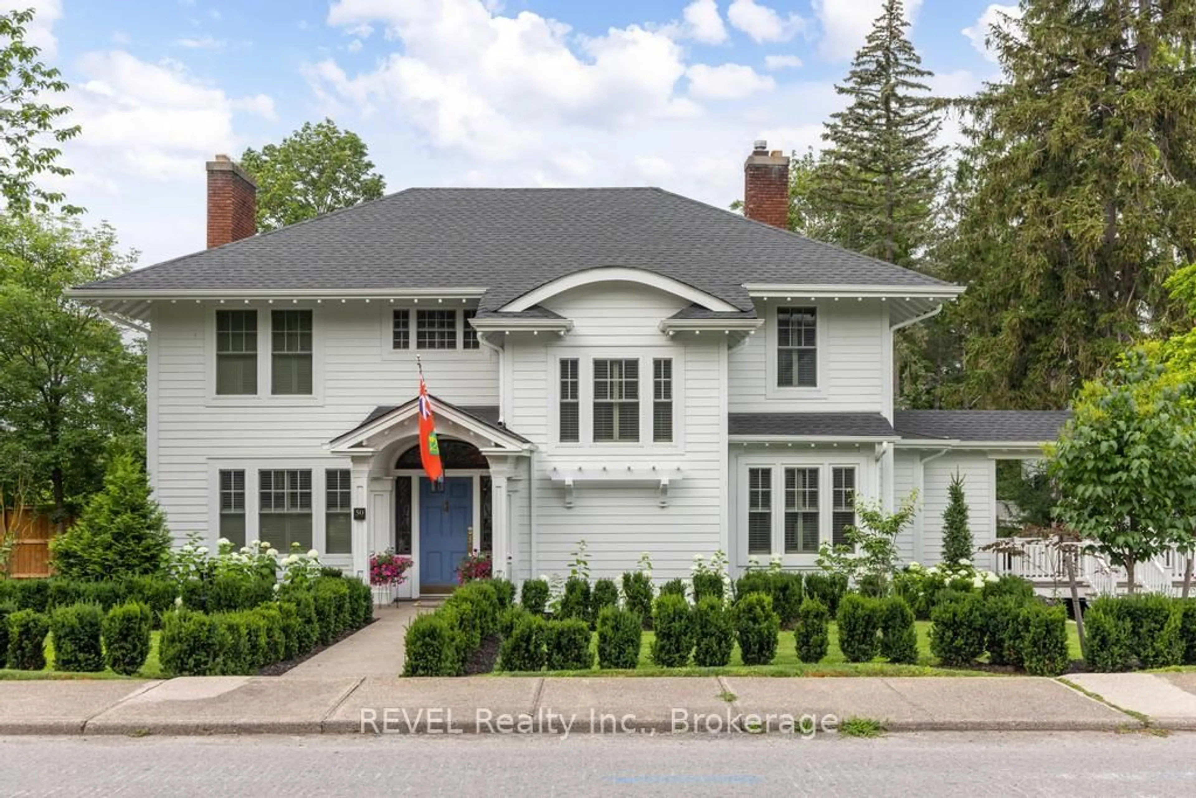 Home with brick exterior material, street for 50 Hillcrest Ave, St. Catharines Ontario L2R 4Y1