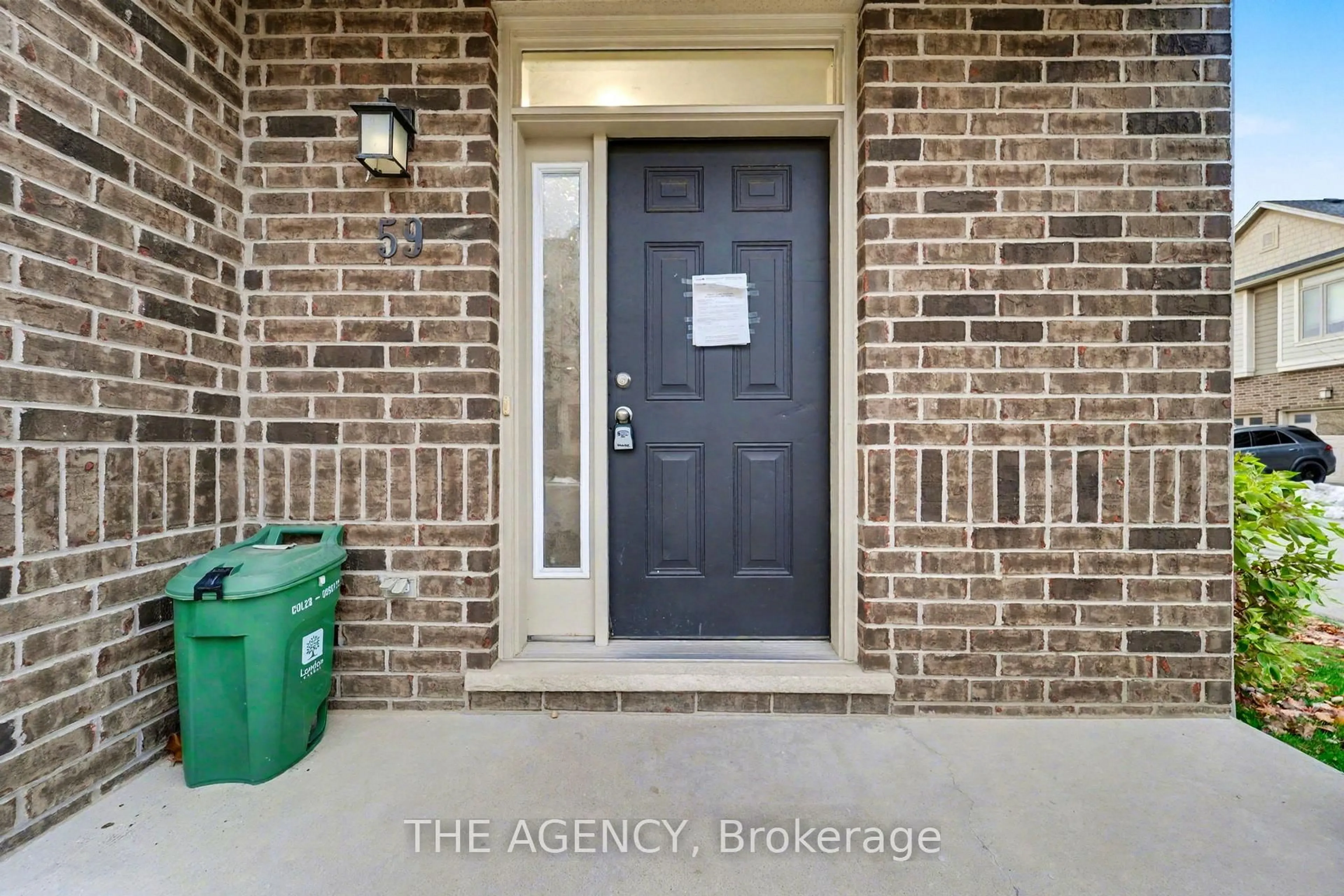 Indoor entryway for 112 N Centre Rd #59, London North Ontario N5X 0G9