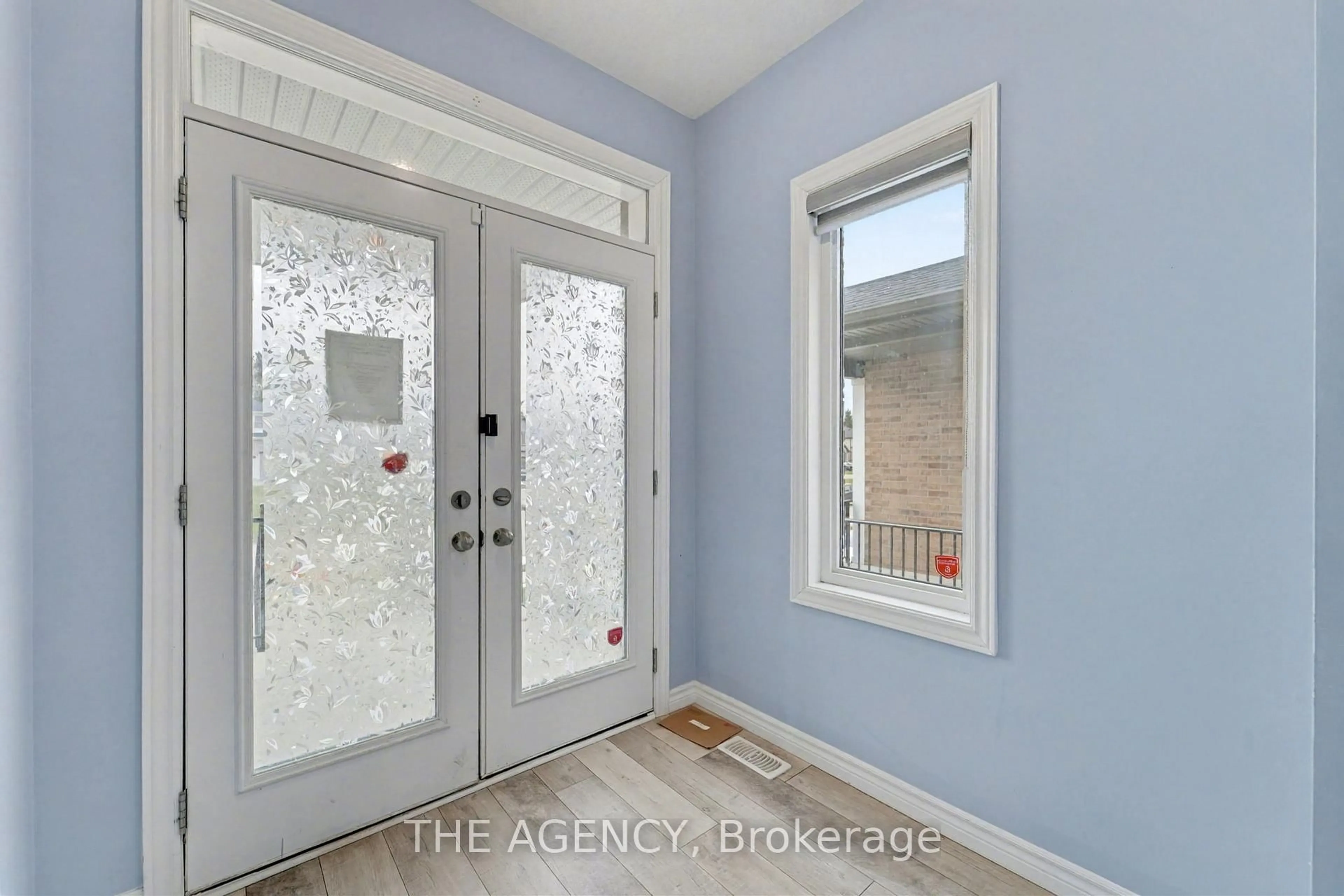 Indoor entryway for 2356 Constance Ave, London South Ontario N6M 0G5