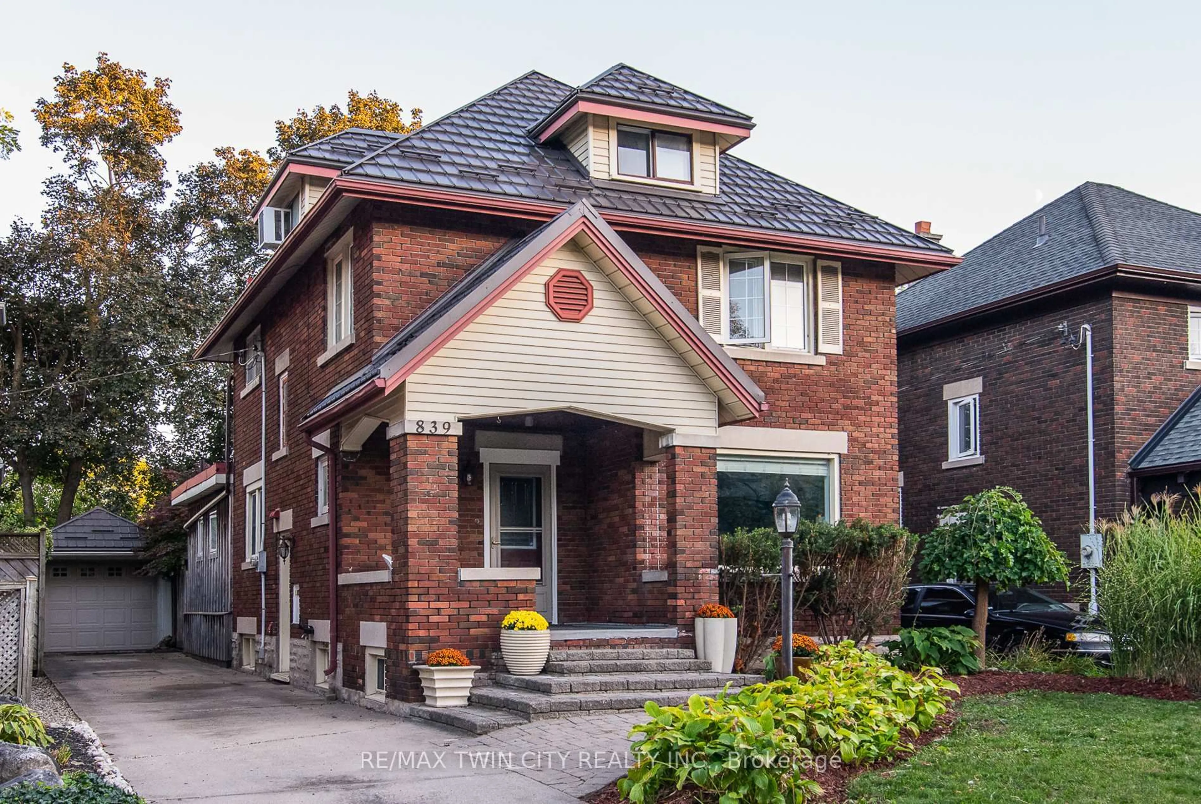 Home with brick exterior material, street for 839 Queens Blvd, Kitchener Ontario N2M 1A6