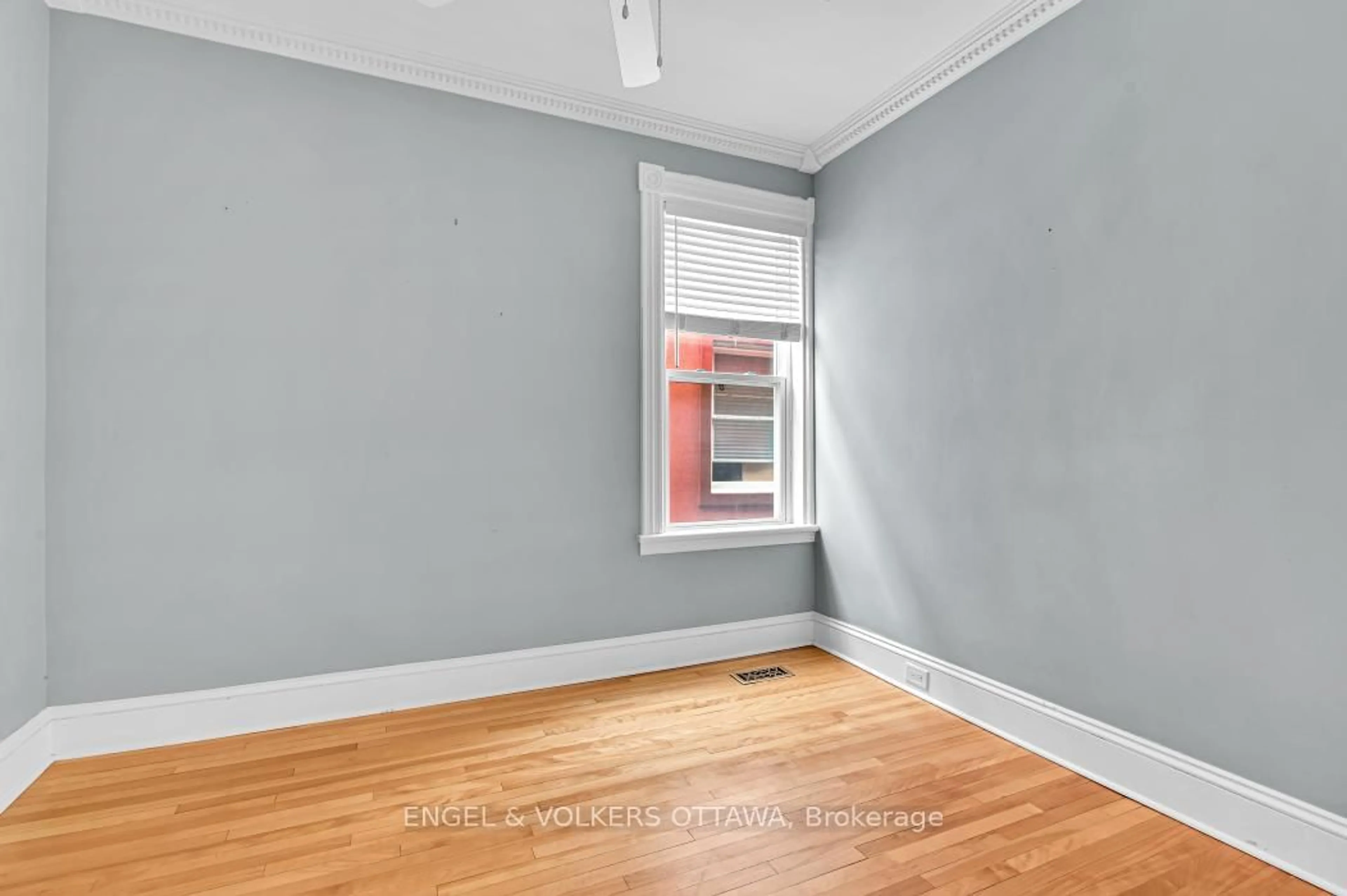 A pic of a room for 104 King Edward Ave, Ottawa Ontario K1N 7K8