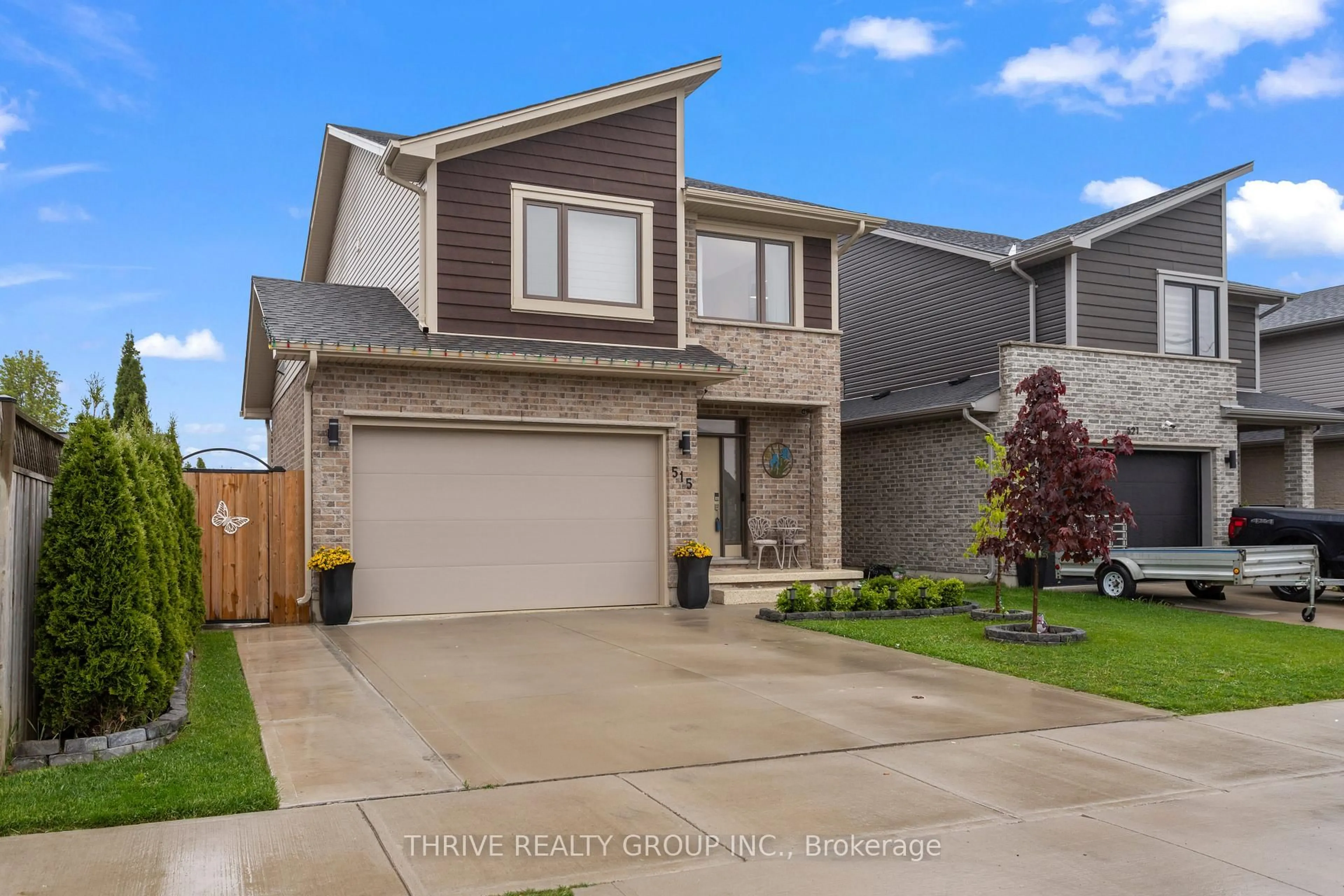 Home with vinyl exterior material, street for 515 Chelton Rd, London South Ontario N6M 0H9