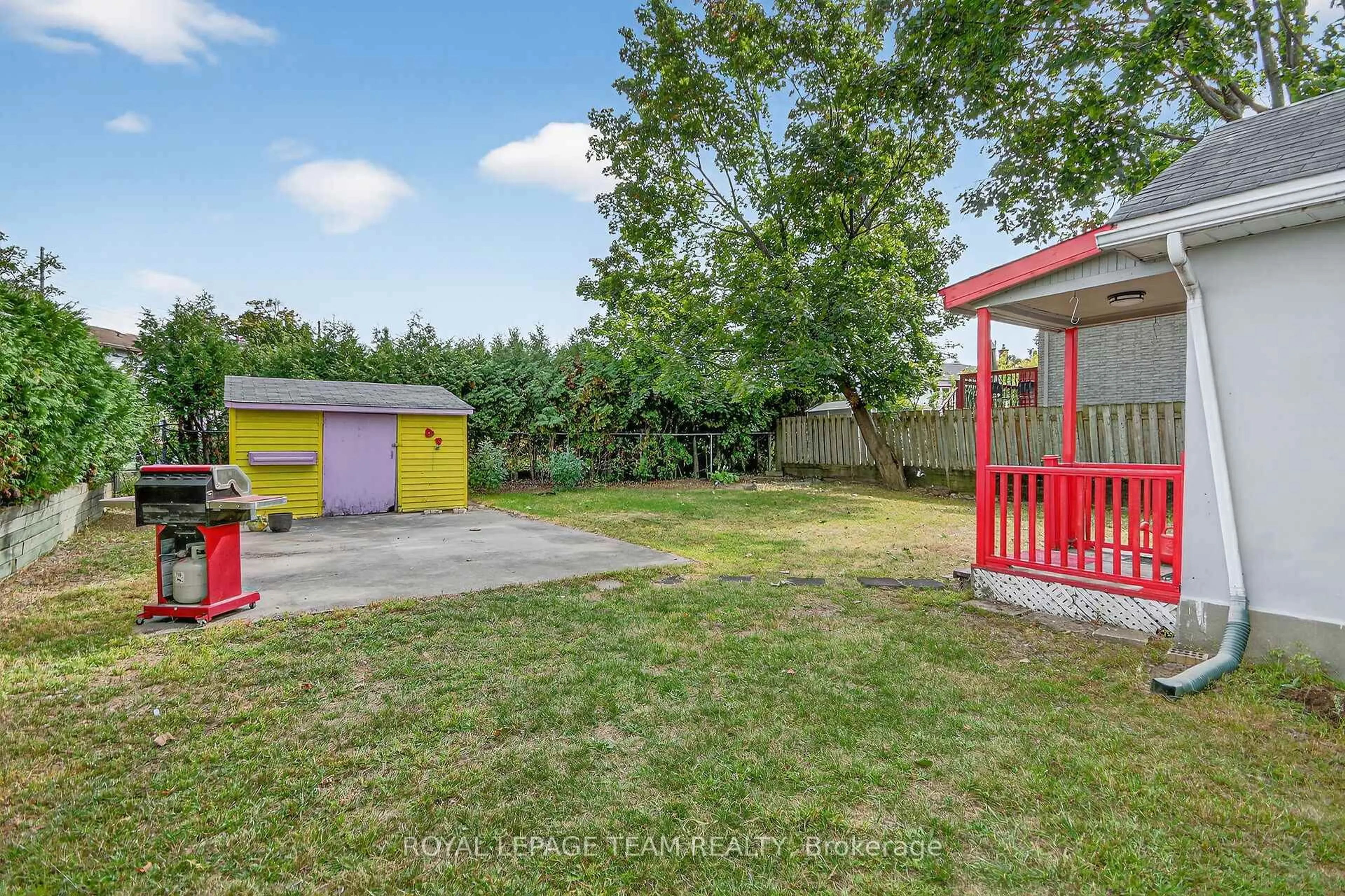 Shed for 2822 Richmond Rd, Ottawa Ontario K2B 6S5