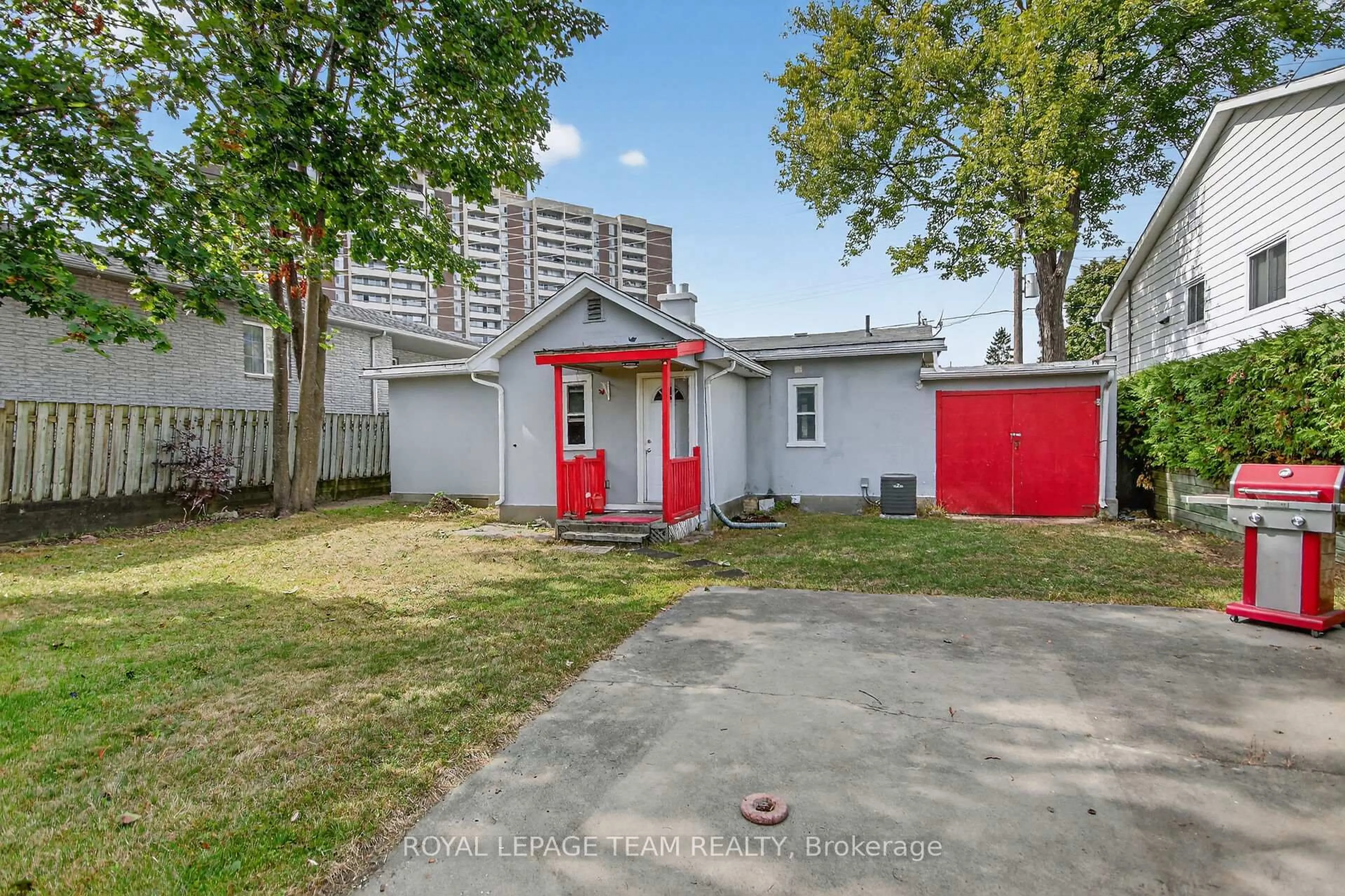 Unknown for 2822 Richmond Rd, Ottawa Ontario K2B 6S5