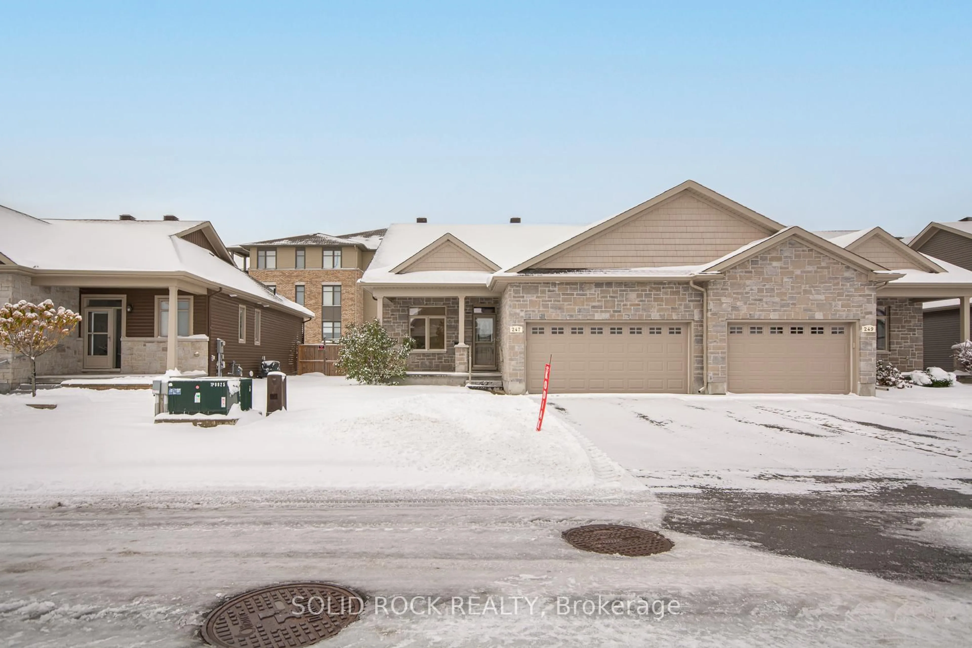 A pic from outside/outdoor area/front of a property/back of a property/a pic from drone, street for 247 Shinny Ave, Ottawa Ontario K2V 0B9