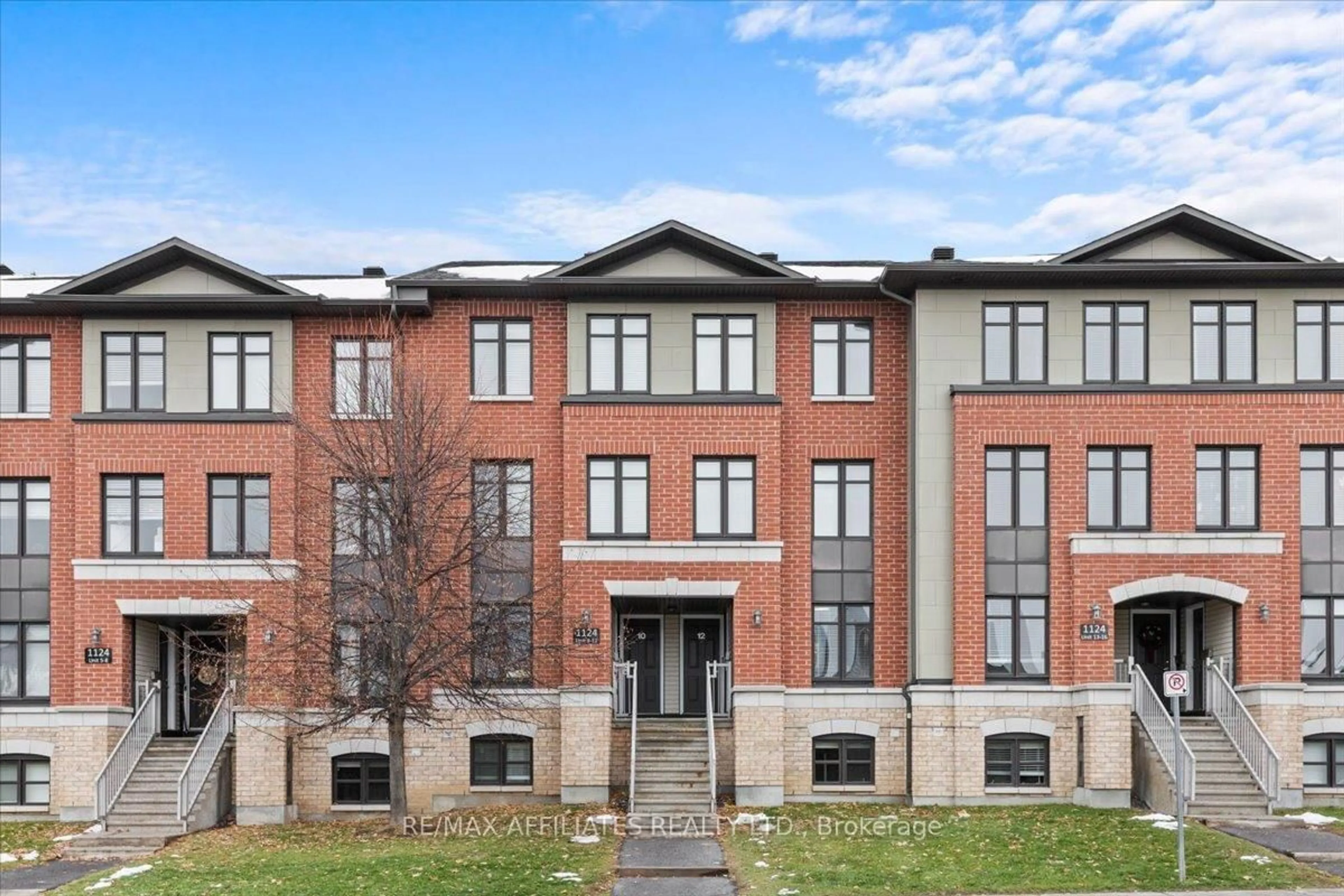 Home with brick exterior material, building for 1124 Docteur Corbeil Blvd #11, Clarence-Rockland Ontario K4K 0G9